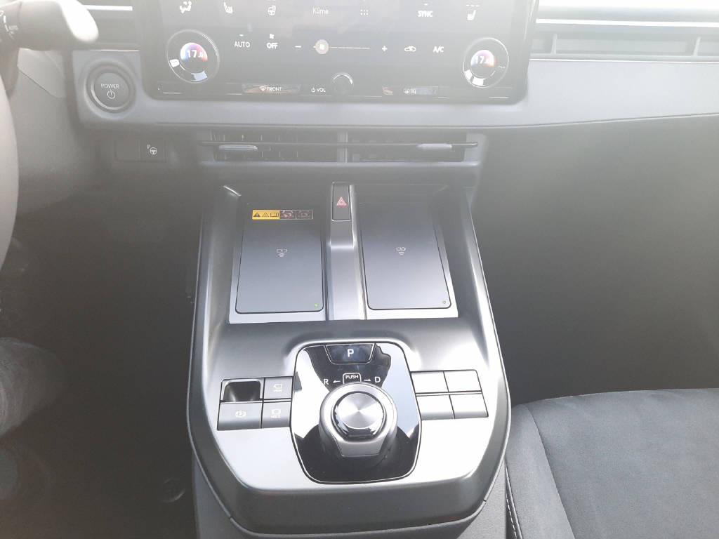 TOYOTA C-HR+ Premium AWD-image-7