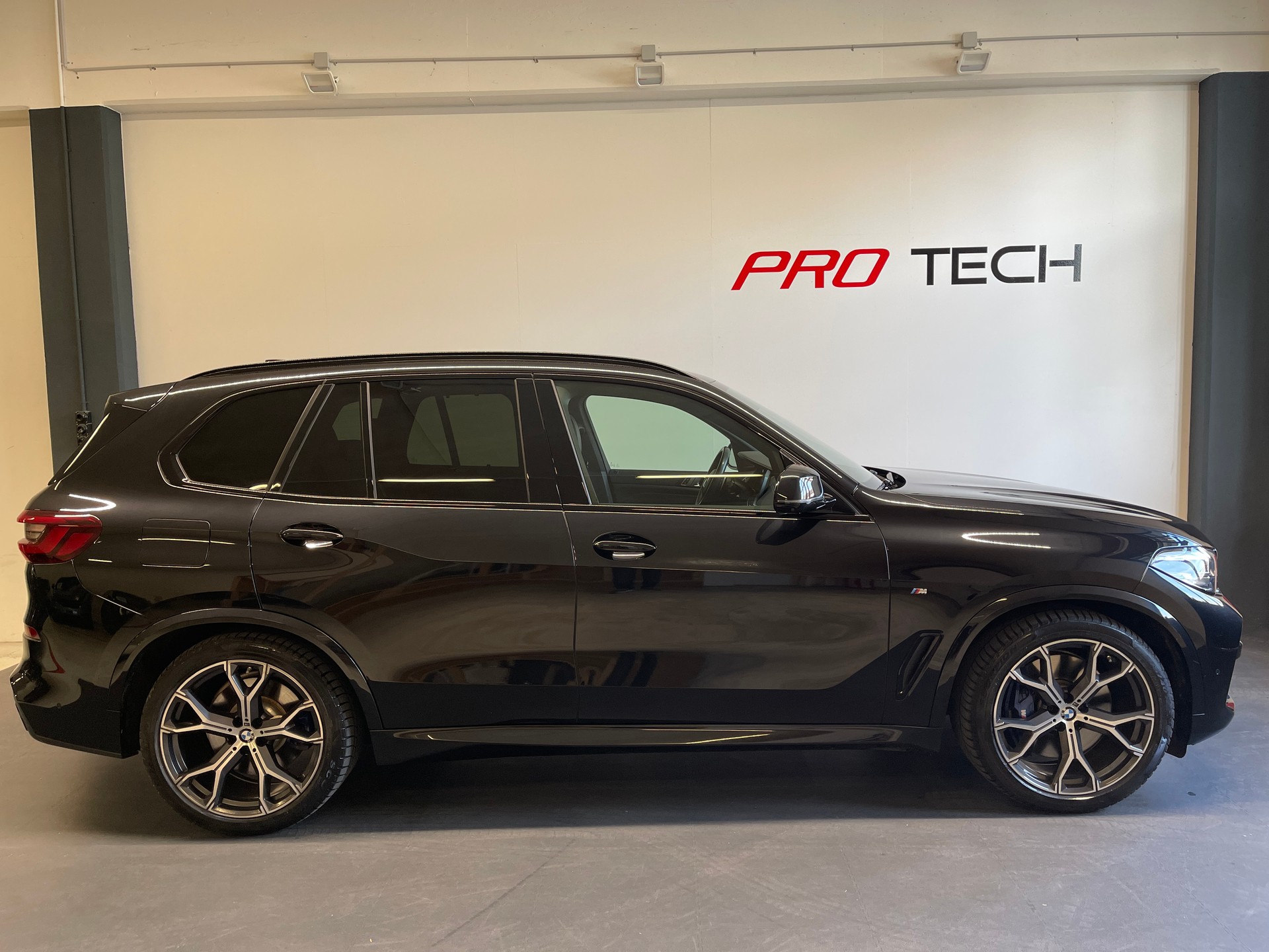 BMW X5 xDrive45e Steptronic-showroom-element-1