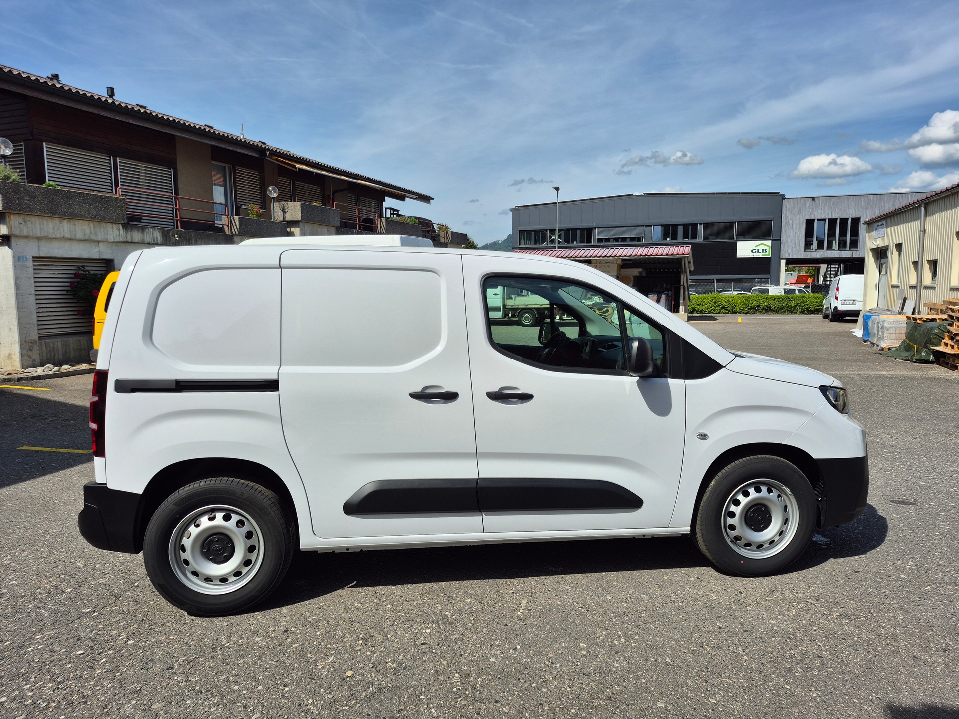 TOYOTA Proace City Van EV 50 kWh Active Medium-showroom-element-3