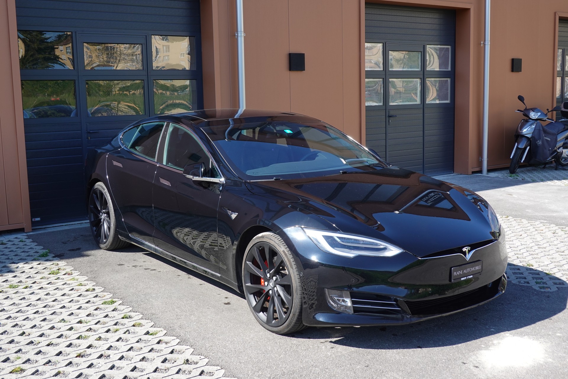 TESLA Model S 100 D Performance 772cv - "Jantes 21 + 19' * Toit Panoramique * Sièges Electrique * Pack Hiver"-showroom-element-2