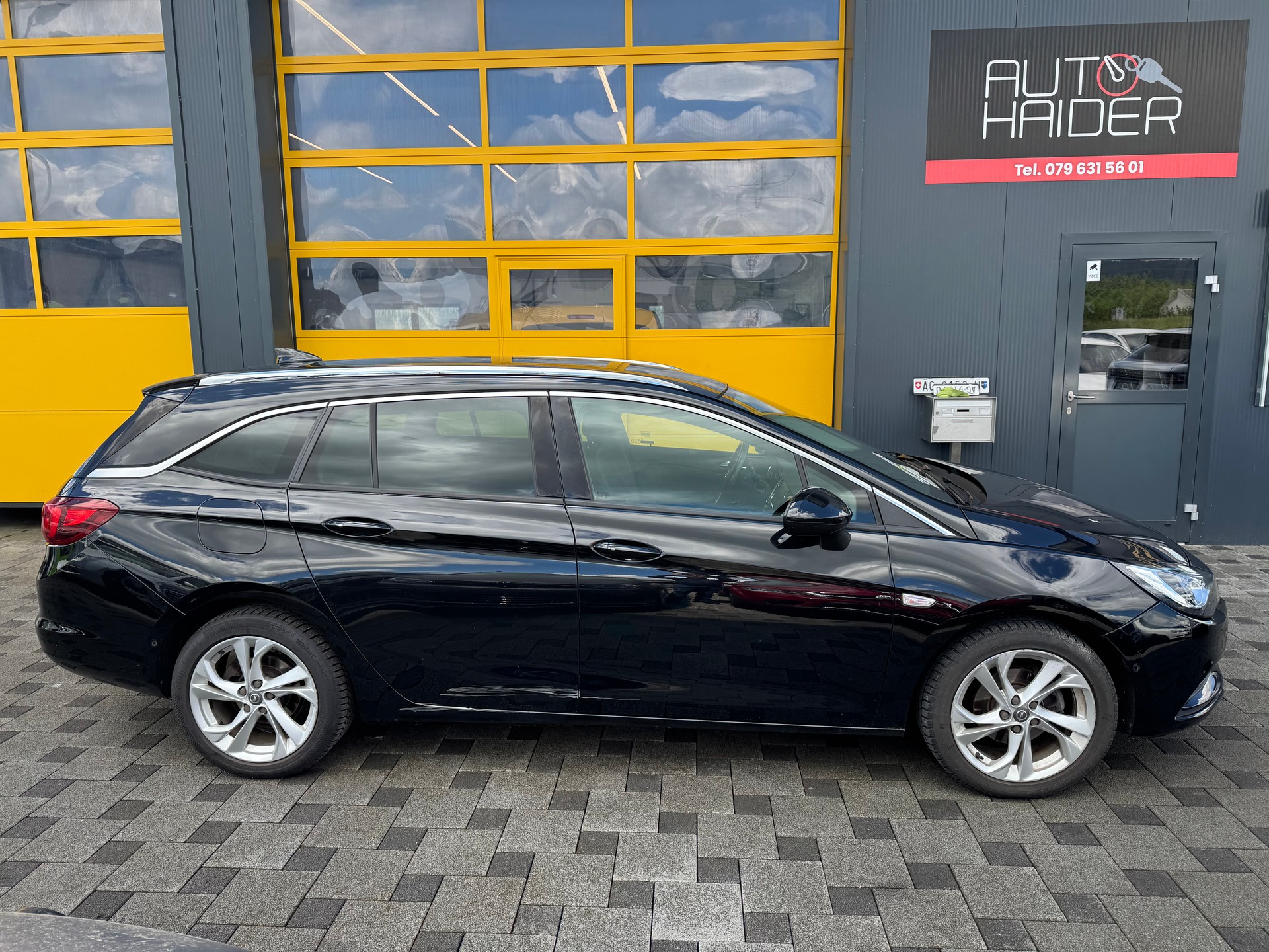 OPEL Astra Sports Tourer 1.4i Turbo Excellence-image-3