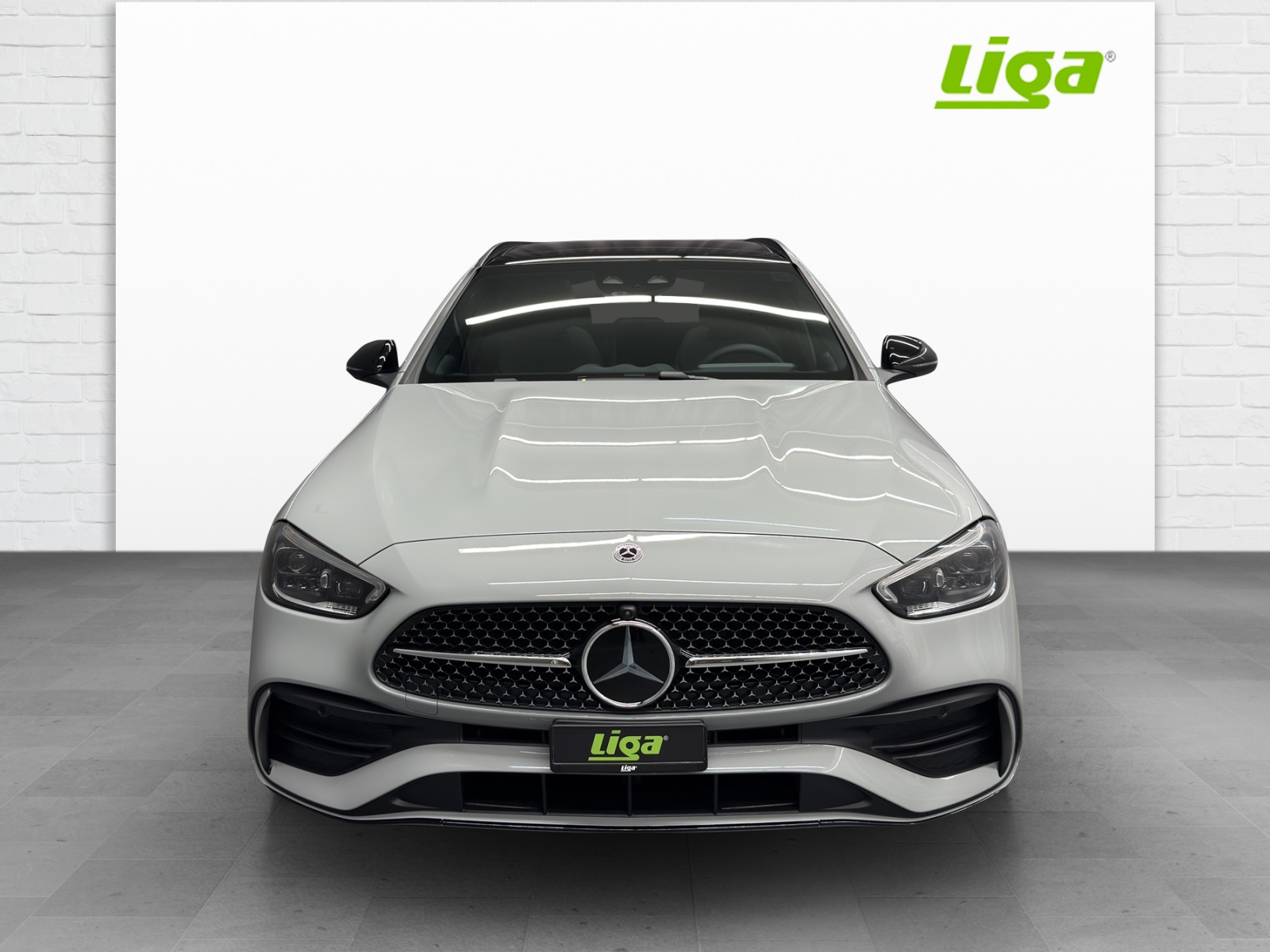 MERCEDES-BENZ C 220 d AMG Line 4Matic T- Modell Swiss Star-showroom-element-2