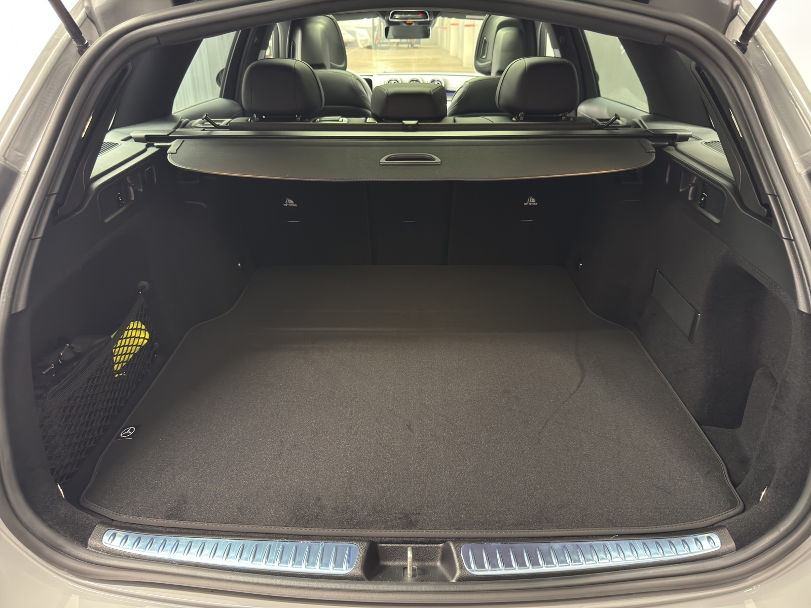 MERCEDES-BENZ C 220 d AMG Line 4Matic T- Modell Swiss Star-image-10