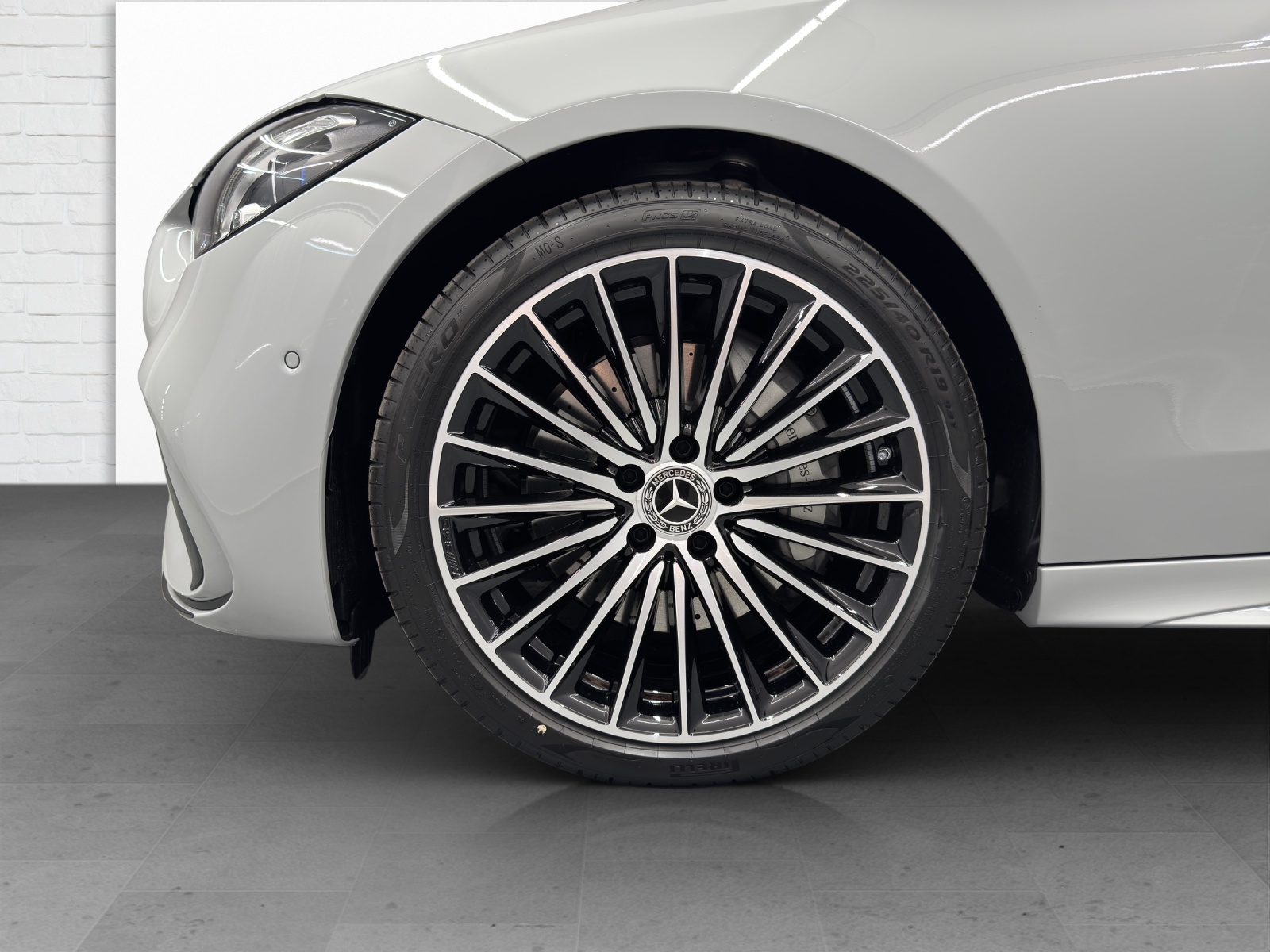 MERCEDES-BENZ C 220 d AMG Line 4Matic T- Modell Swiss Star-image-5