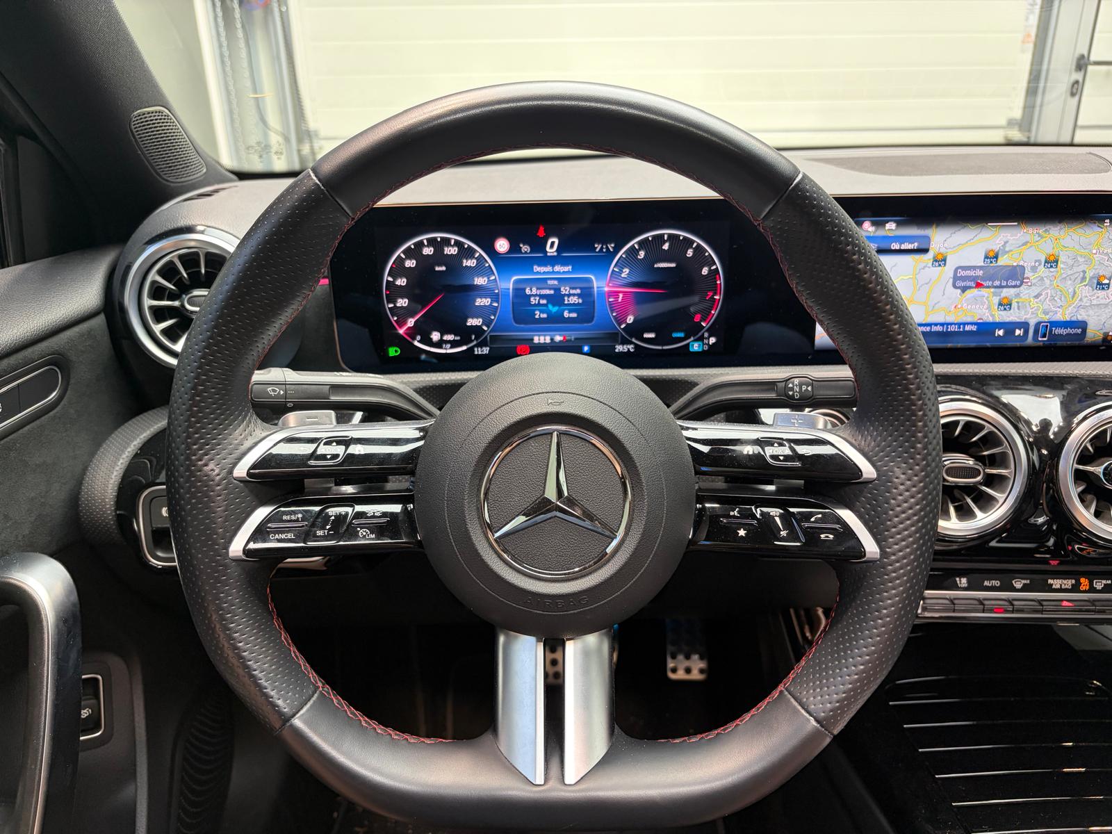 MERCEDES-BENZ A 200 7G-DCT-image-18