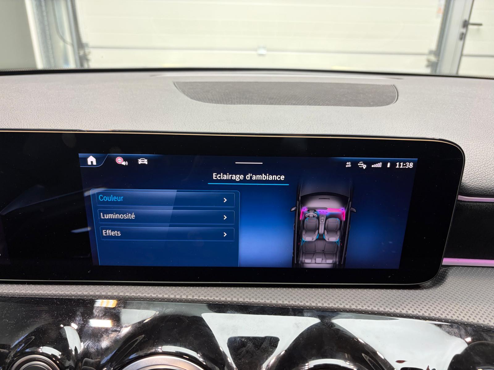 MERCEDES-BENZ A 200 7G-DCT-image-25