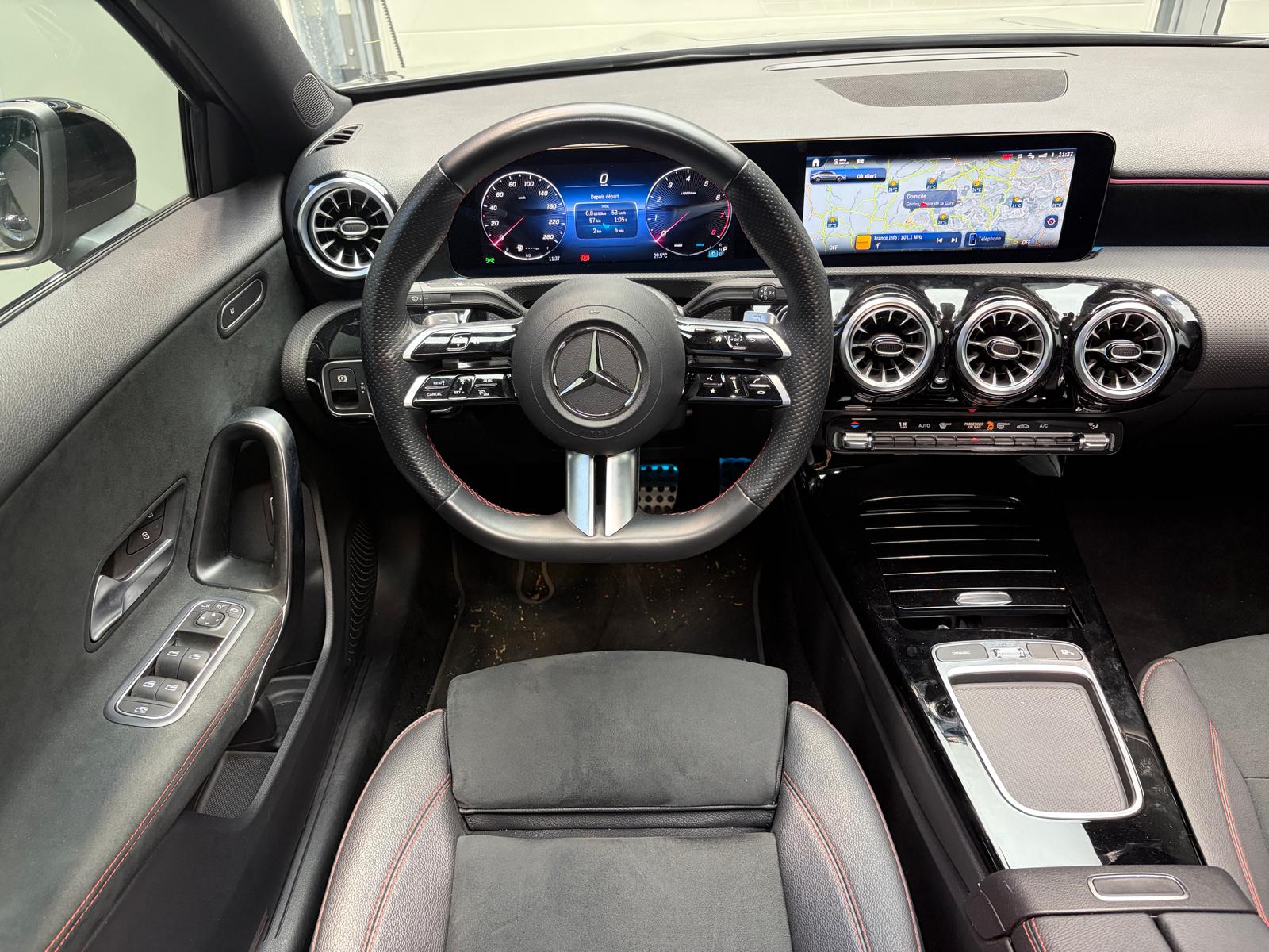 MERCEDES-BENZ A 200 7G-DCT-image-17