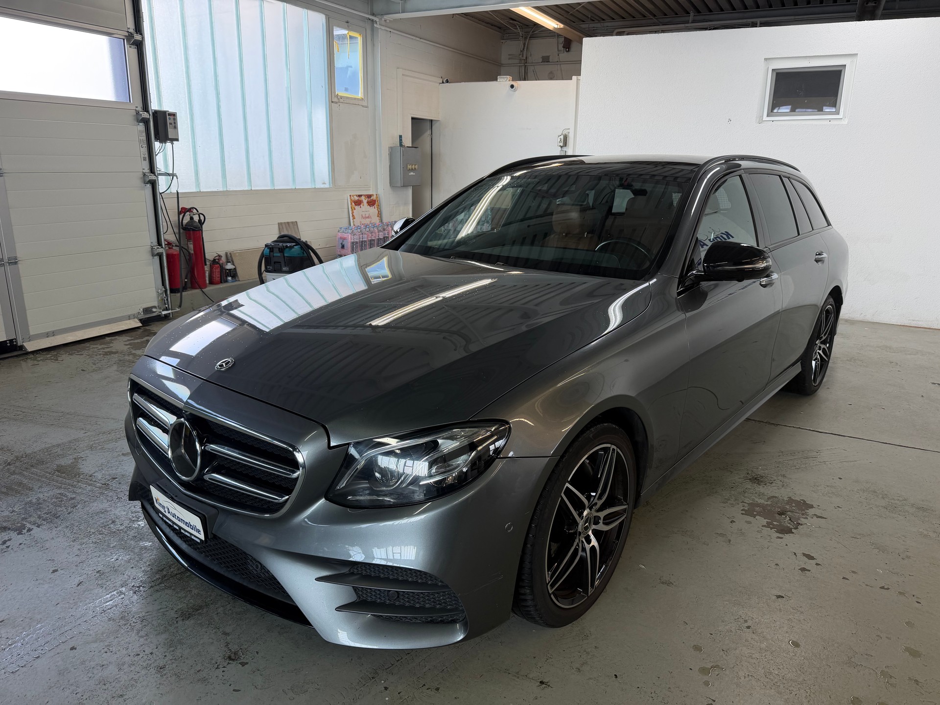 MERCEDES-BENZ E 220 d AMG Line 4Matic 9G-Tronic | CH-Auto | AHK | 360 Kamera-showroom-element-1