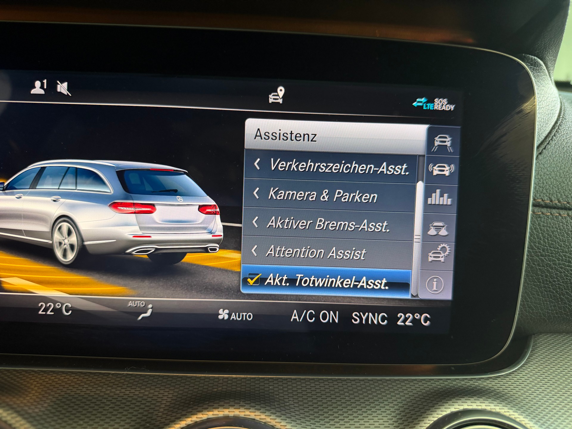 MERCEDES-BENZ E 220 d AMG Line 4Matic 9G-Tronic | CH-Auto | AHK | 360 Kamera-image-19