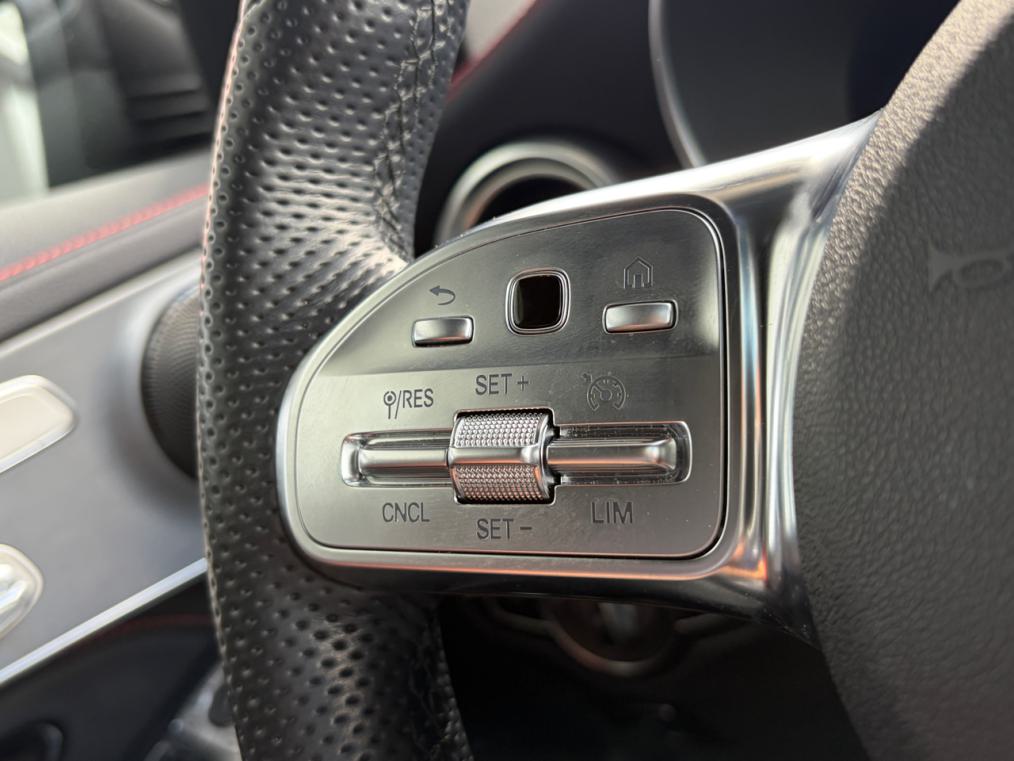 MERCEDES-BENZ GLC 300 e AMG Line 4Matic 9G-Tronic-image-6