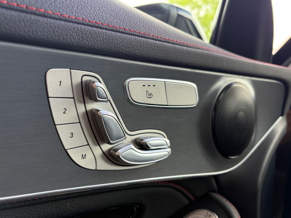 MERCEDES-BENZ GLC 300 e AMG Line 4Matic 9G-Tronic-image-4