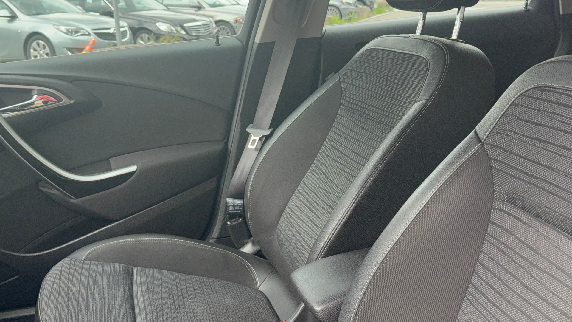 OPEL Astra 1.4i 16V Turbo Sport-image-9