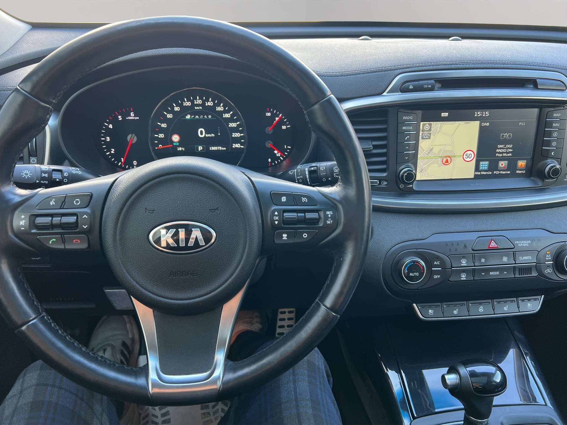 KIA Sorento 2.2 CRDI Style 7Plätze Automatic-image-13