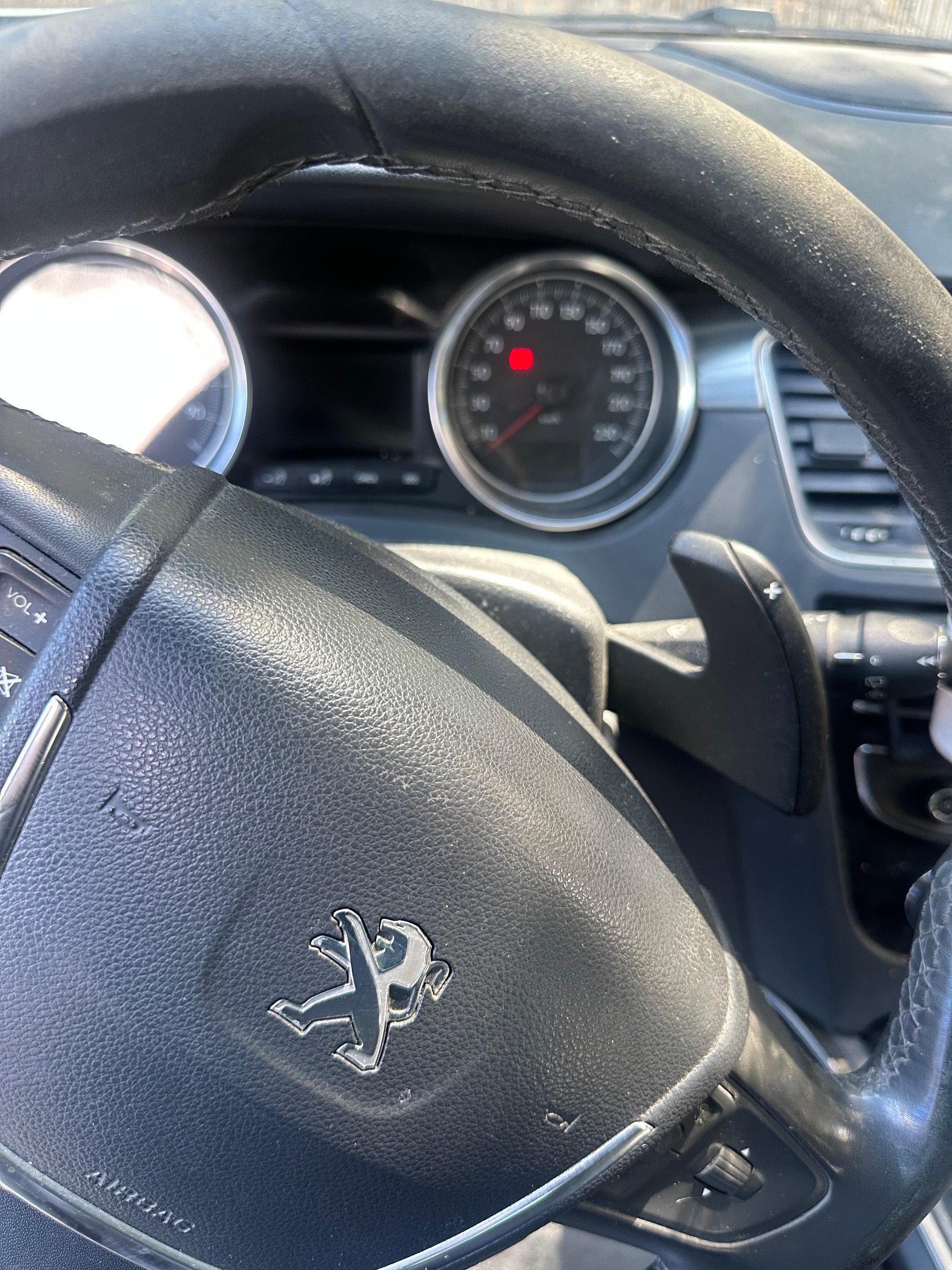 PEUGEOT 508 RXH 2.0 HDI Hybrid4 EGS6-image-1