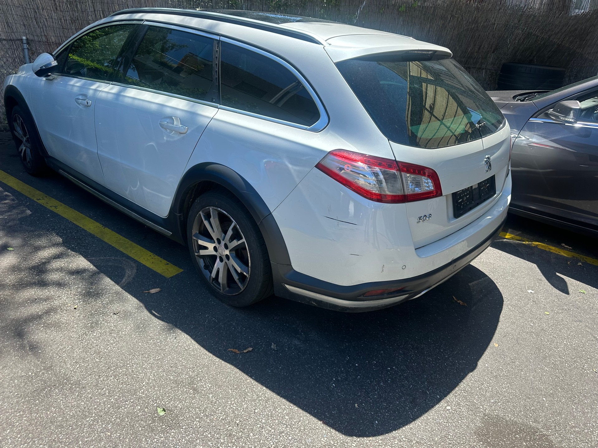 PEUGEOT 508 RXH 2.0 HDI Hybrid4 EGS6-image-9