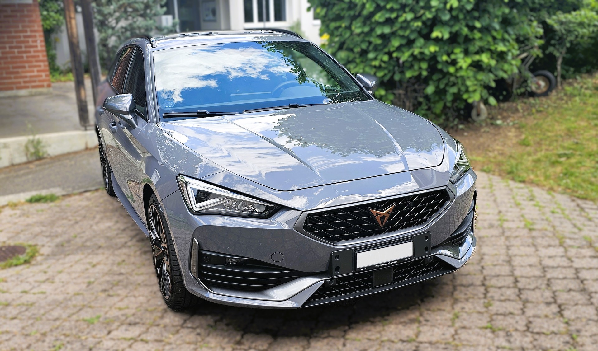 CUPRA LEON ST 1.4 e-HYBRID pHEV DSG-image-8
