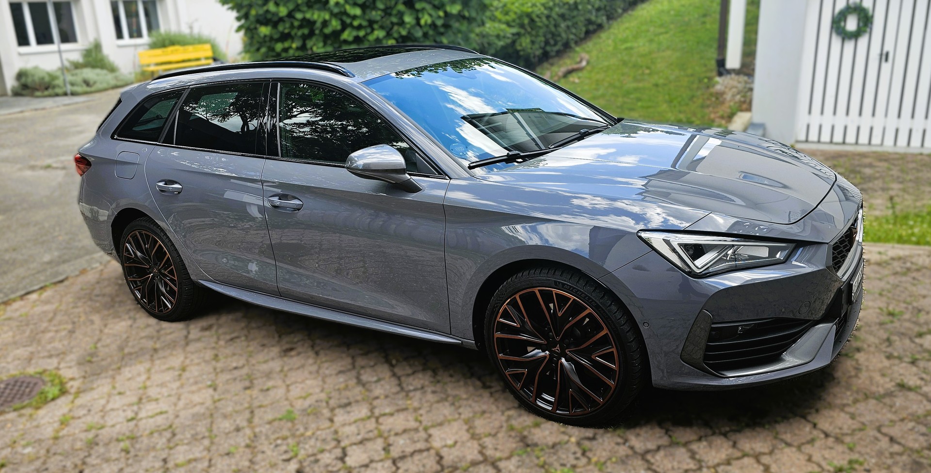 CUPRA LEON ST 1.4 e-HYBRID pHEV DSG-image-1