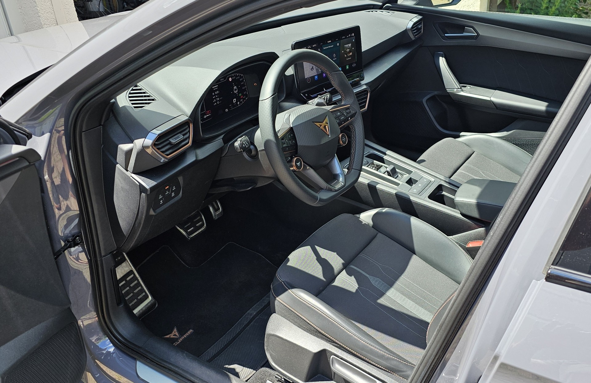 CUPRA LEON ST 1.4 e-HYBRID pHEV DSG-image-11