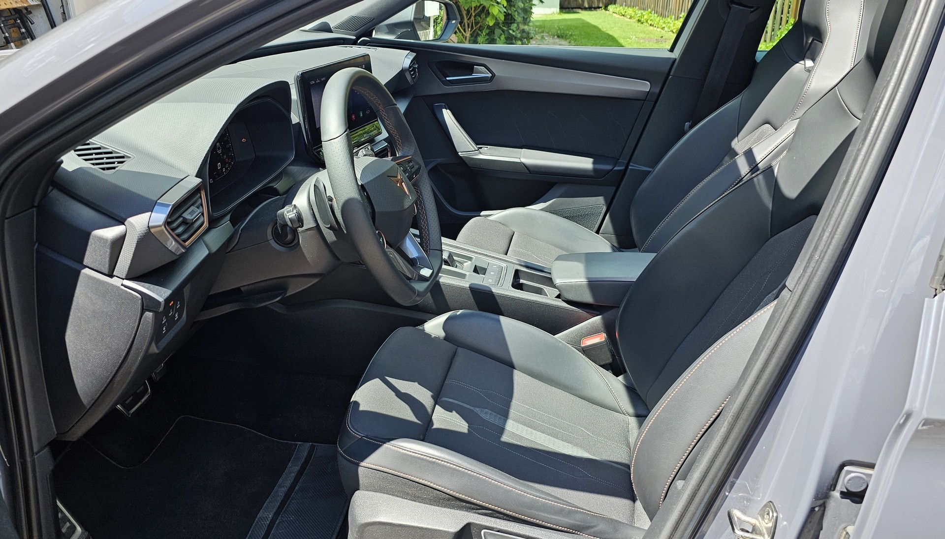 CUPRA LEON ST 1.4 e-HYBRID pHEV DSG-image-10
