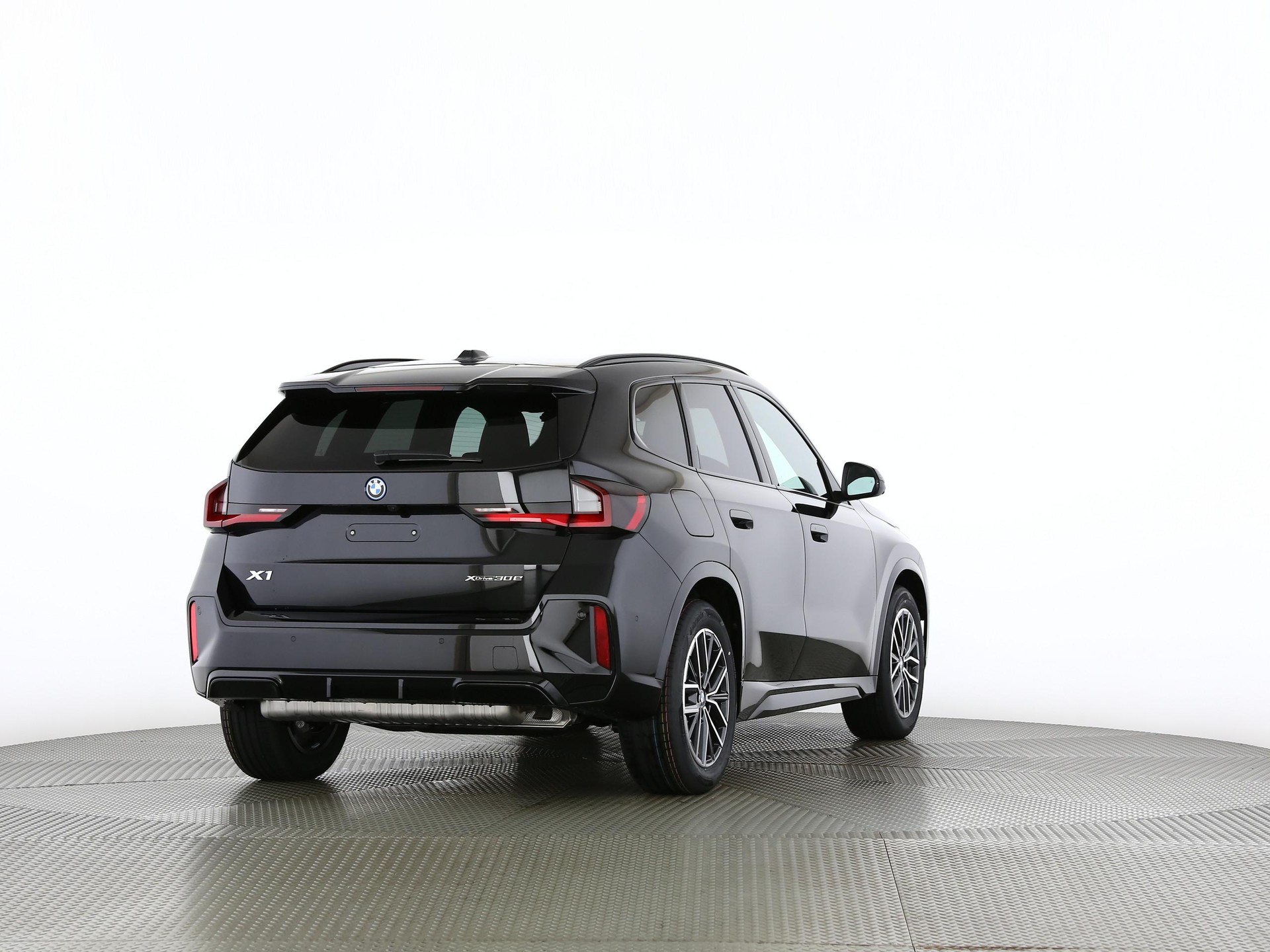 BMW X1 30e xDrive paddles-image-18