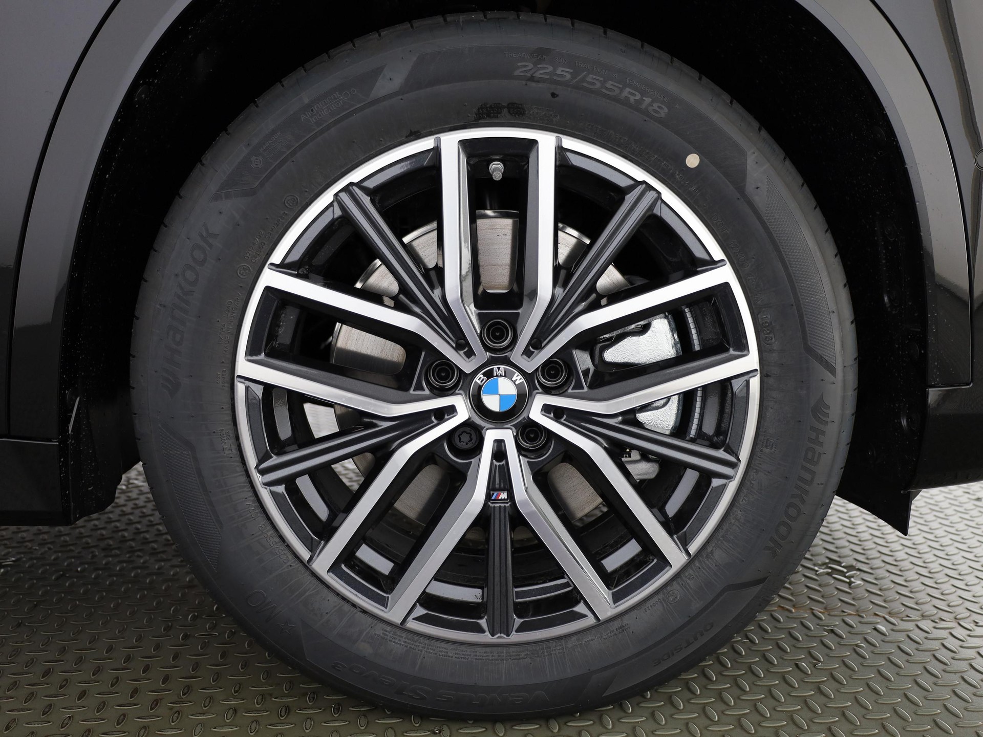 BMW X1 30e xDrive paddles-showroom-element-3