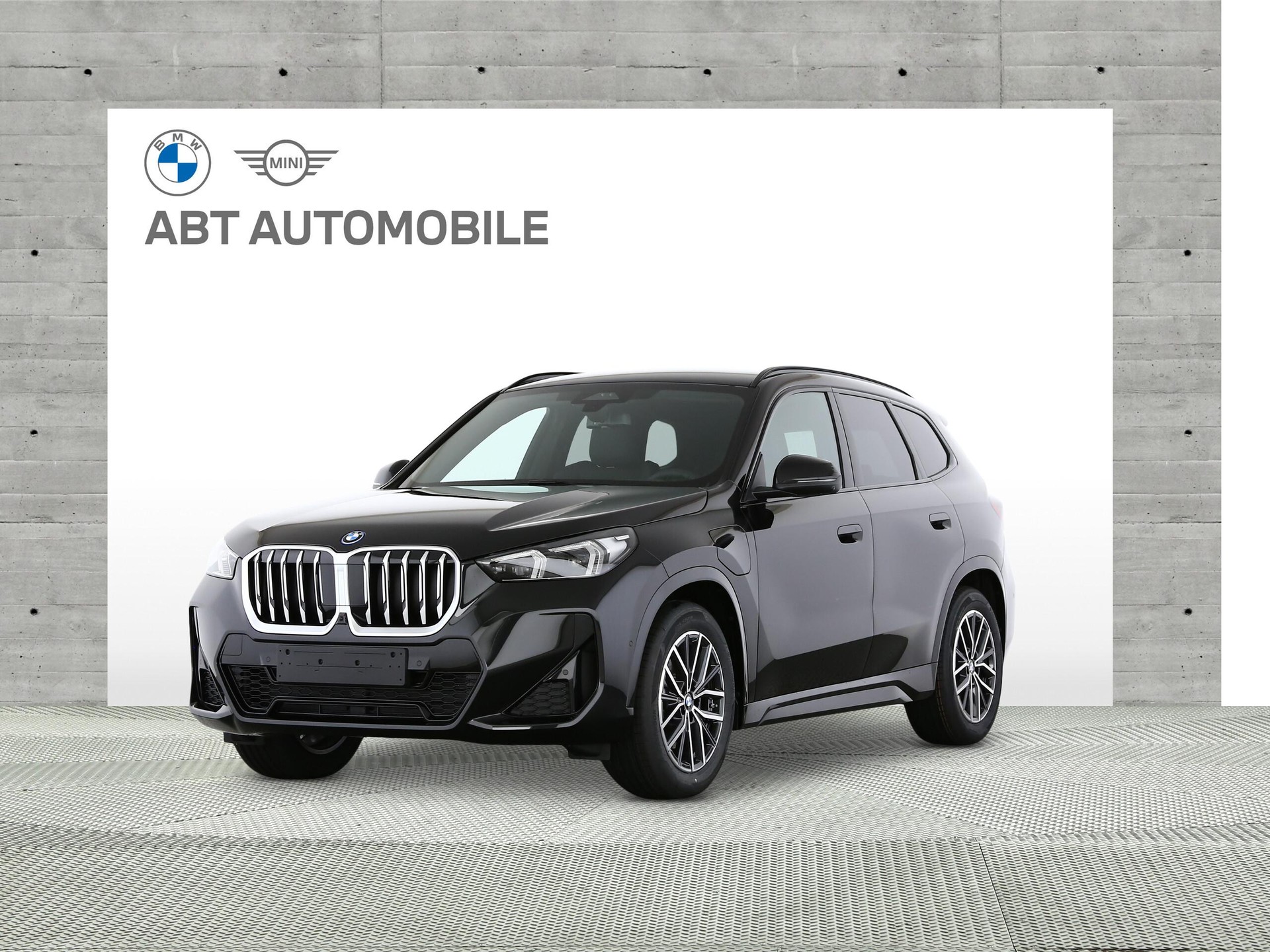 BMW X1 30e xDrive paddles