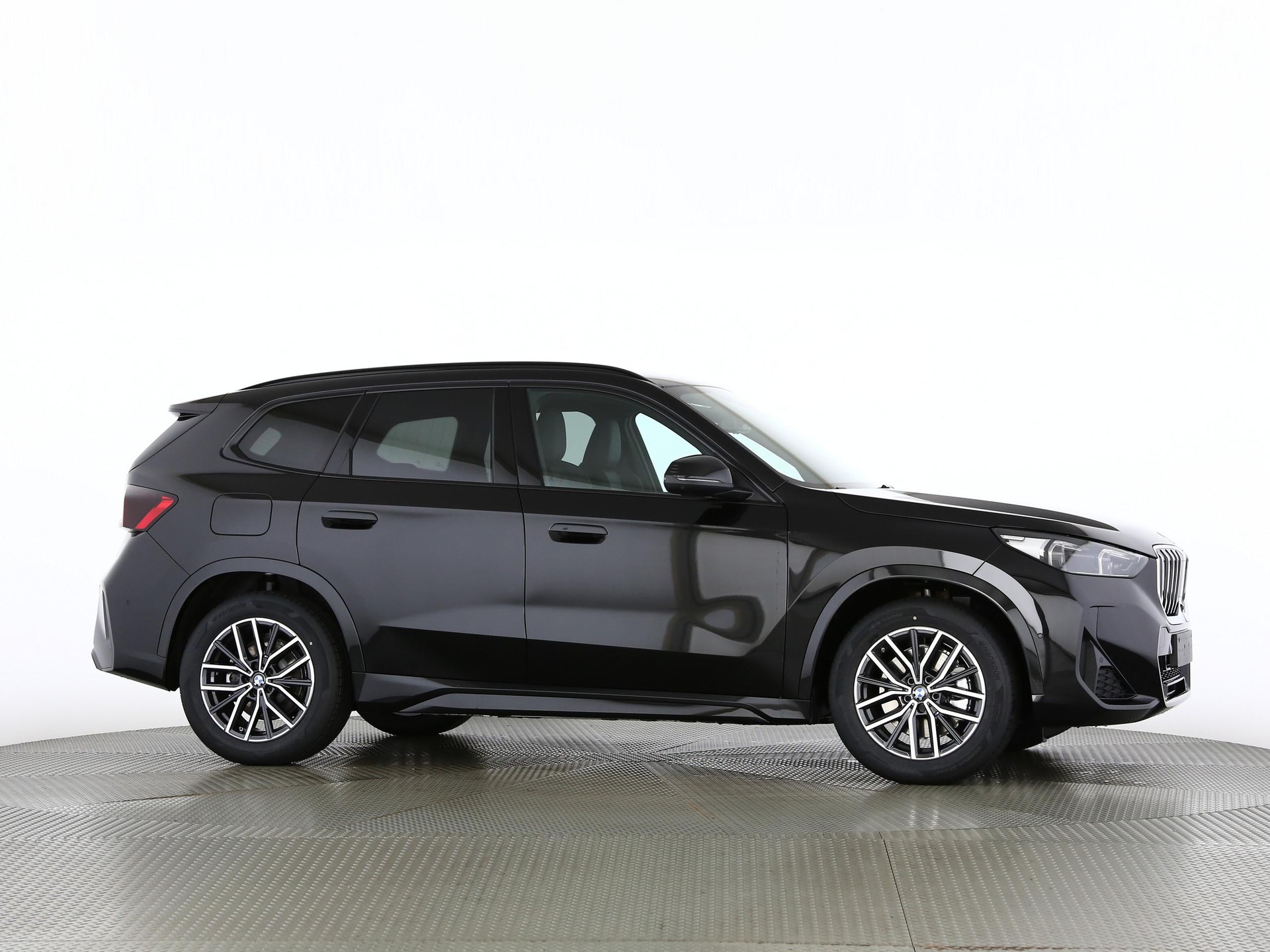 BMW X1 30e xDrive paddles-image-24