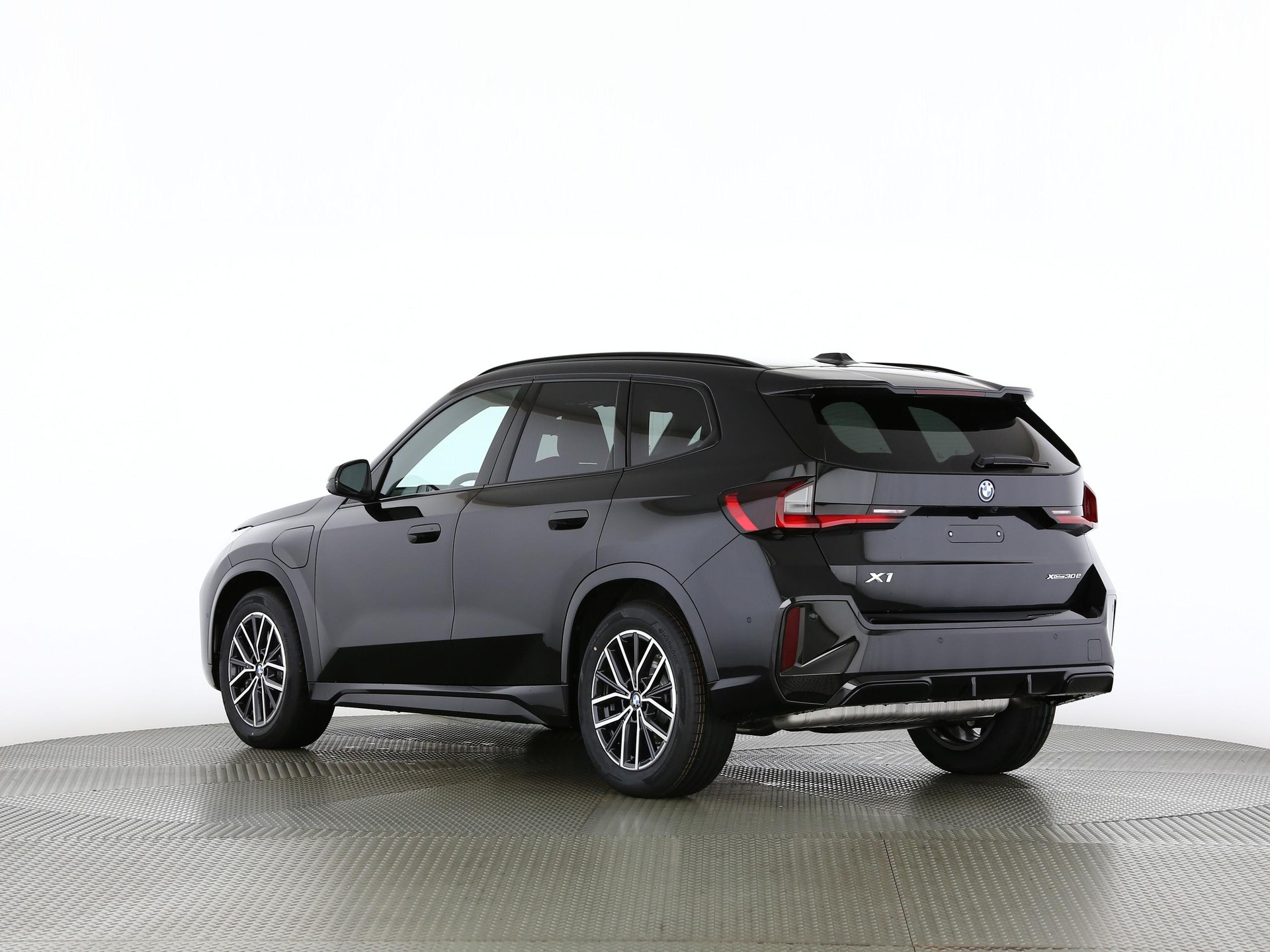 BMW X1 30e xDrive paddles-image-15