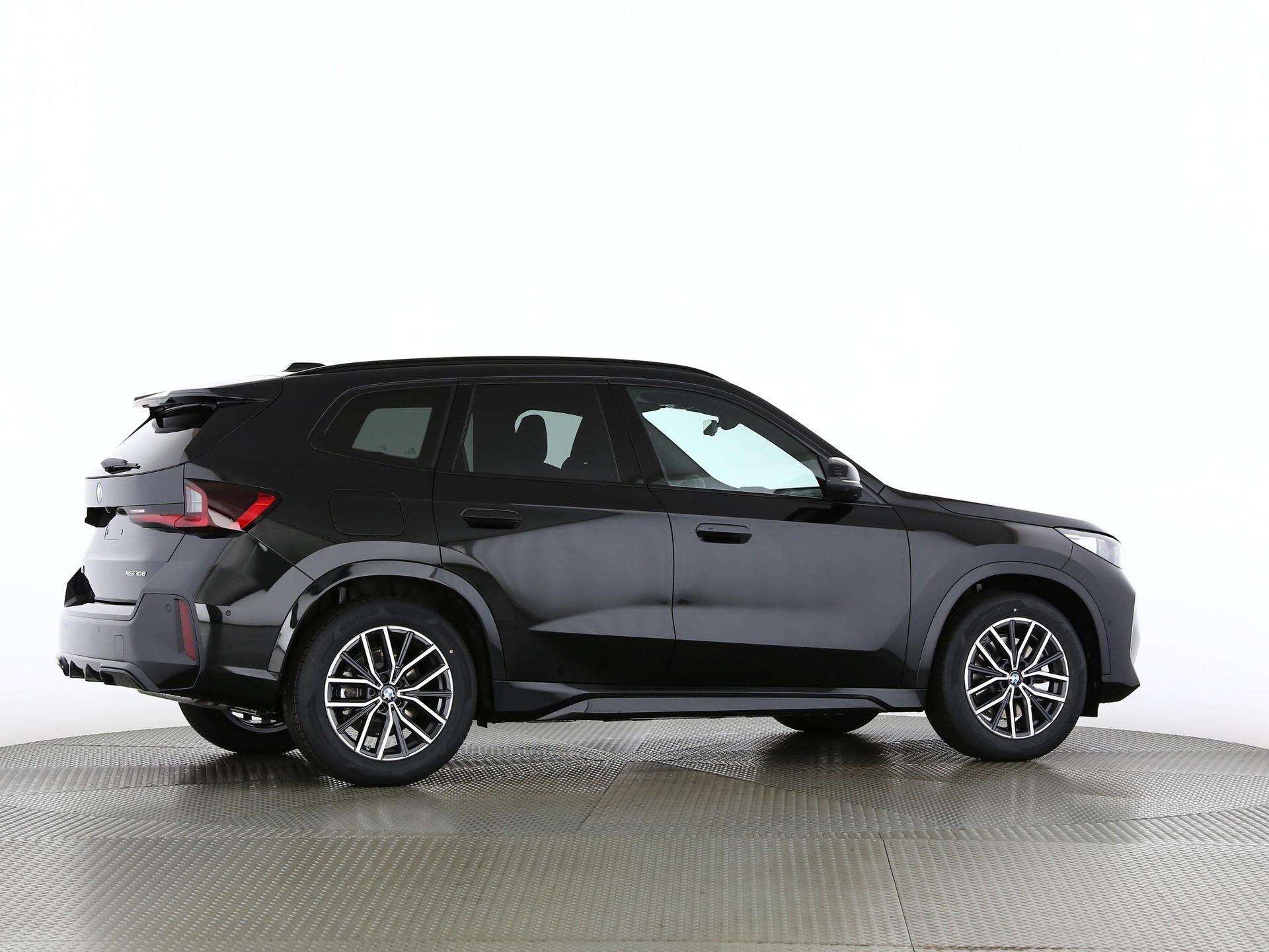BMW X1 30e xDrive paddles-image-21