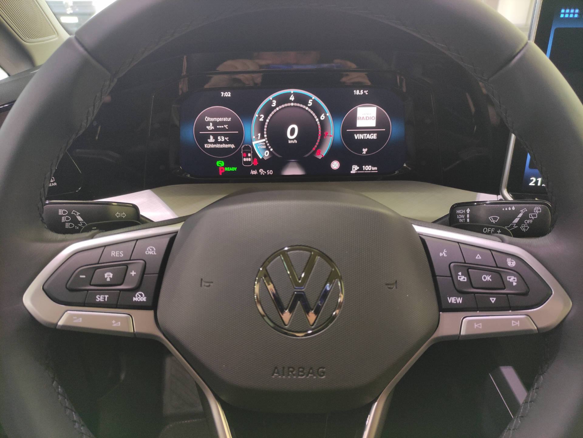 VW Golf VIII 1.5 eTSI Value DSG-image-4