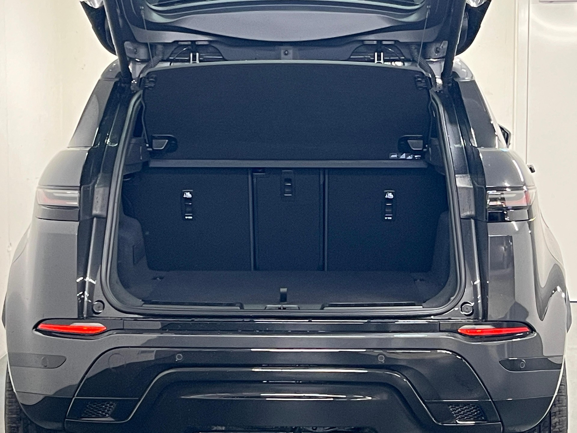LAND ROVER Range Rover Evoque 1.5 T 270e Dynamic HSE-image-12