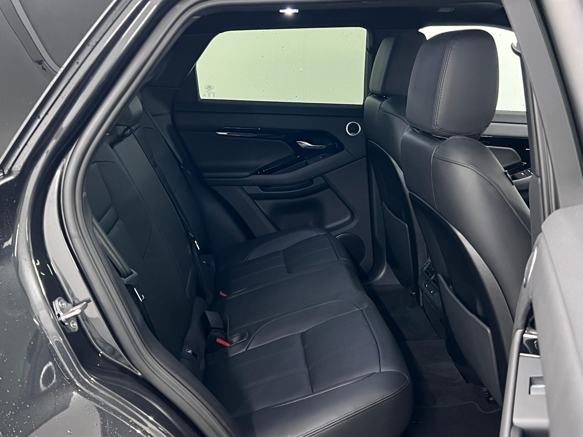 LAND ROVER Range Rover Evoque 1.5 T 270e Dynamic HSE-image-4