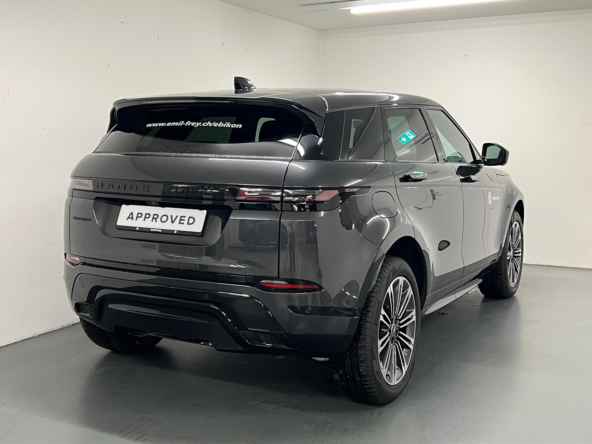 LAND ROVER Range Rover Evoque 1.5 T 270e Dynamic HSE-showroom-element-1