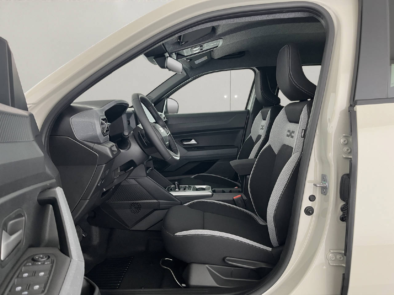 DACIA Duster 1.2 Hybrid Journey 4WD-image-7