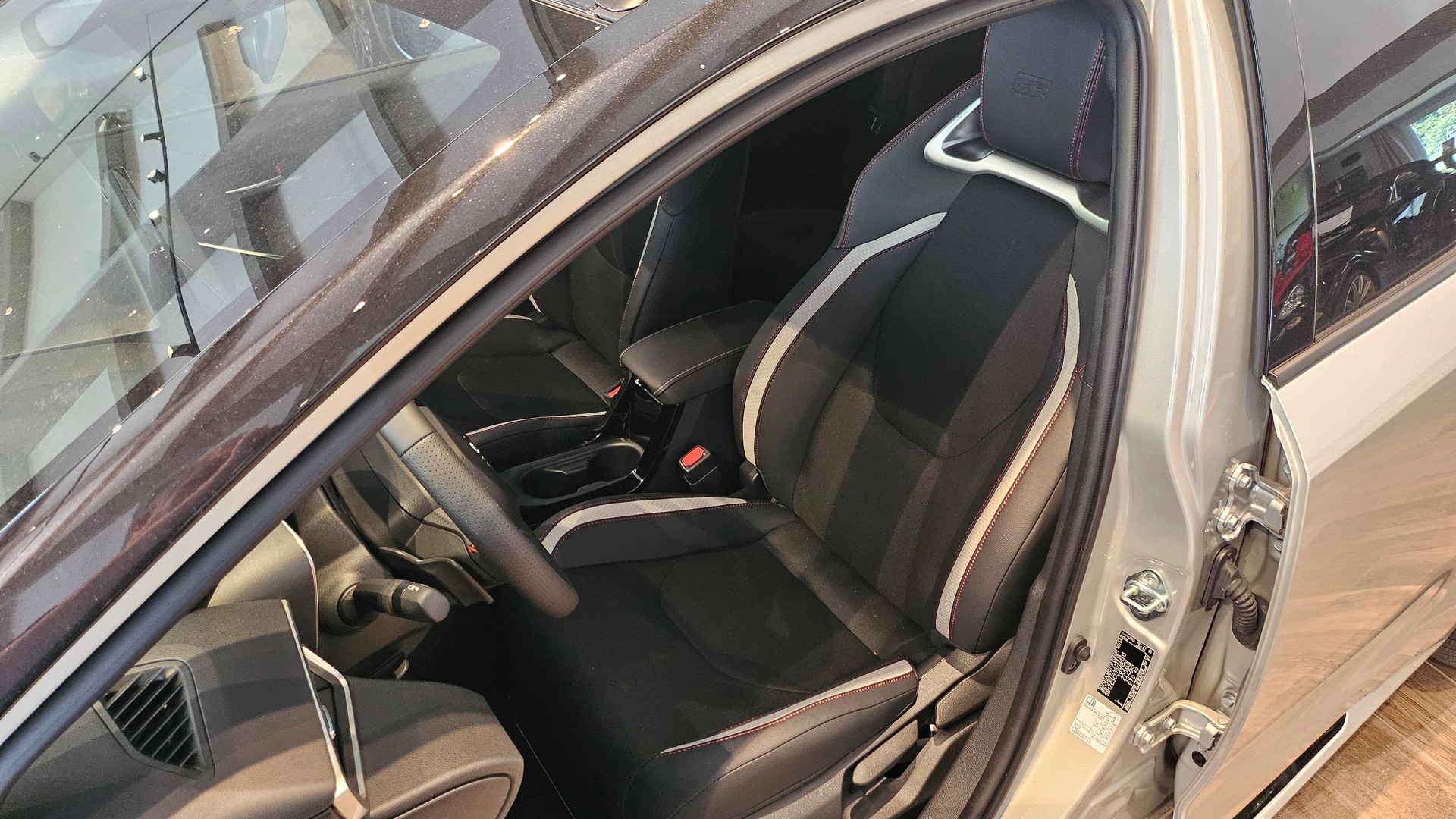 TOYOTA Corolla Touring Sports 2.0 HSD GR Sport e-CVTđ„đ„-image-24