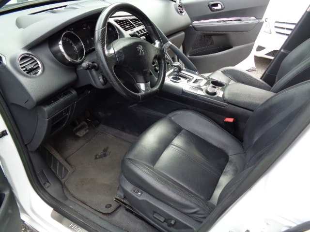 PEUGEOT 3008 2.0 HDI Swiss Edition Tiptronic-image-5