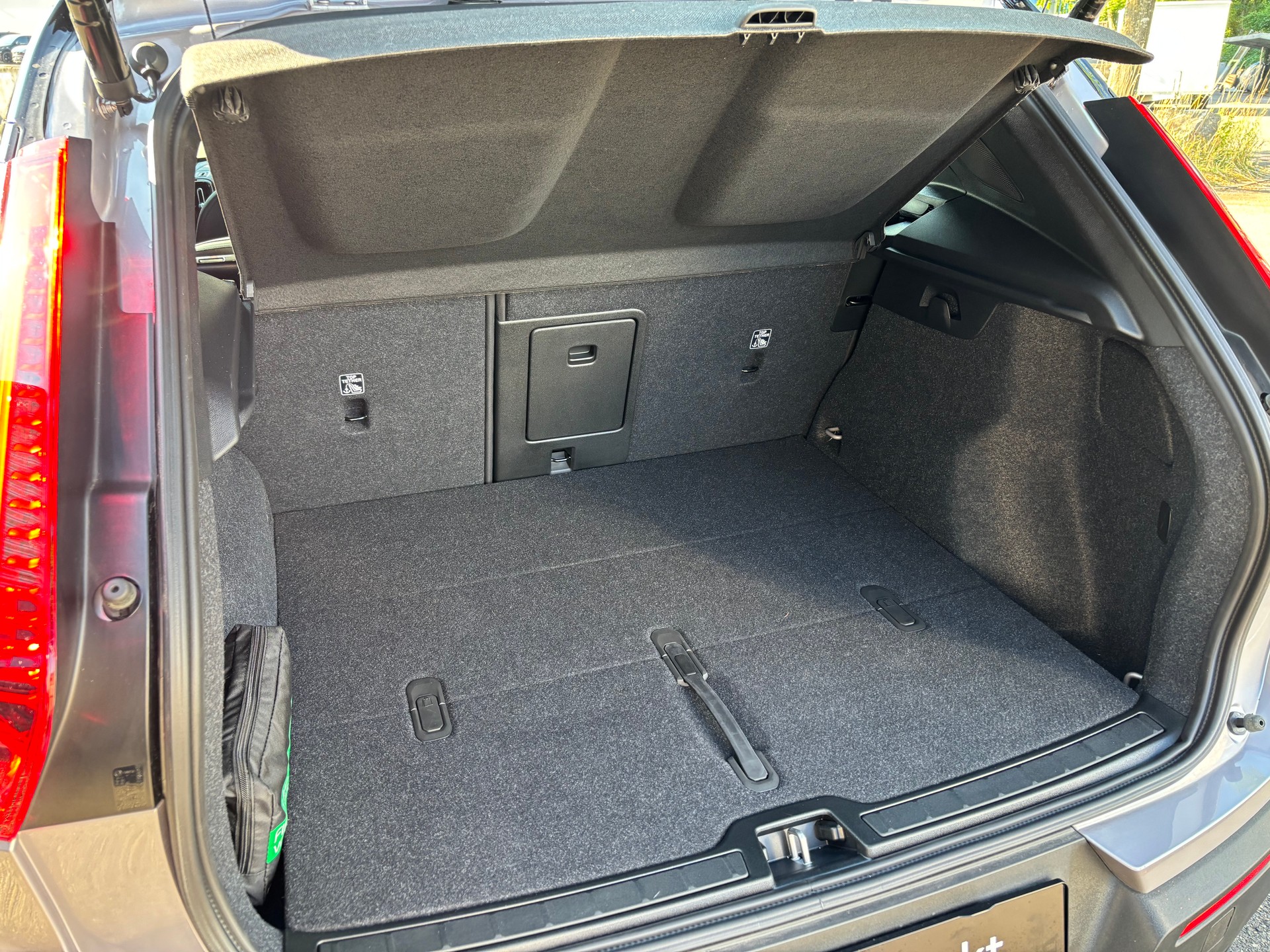 VOLVO EX40 Twin Performance Ultra AWD-image-8
