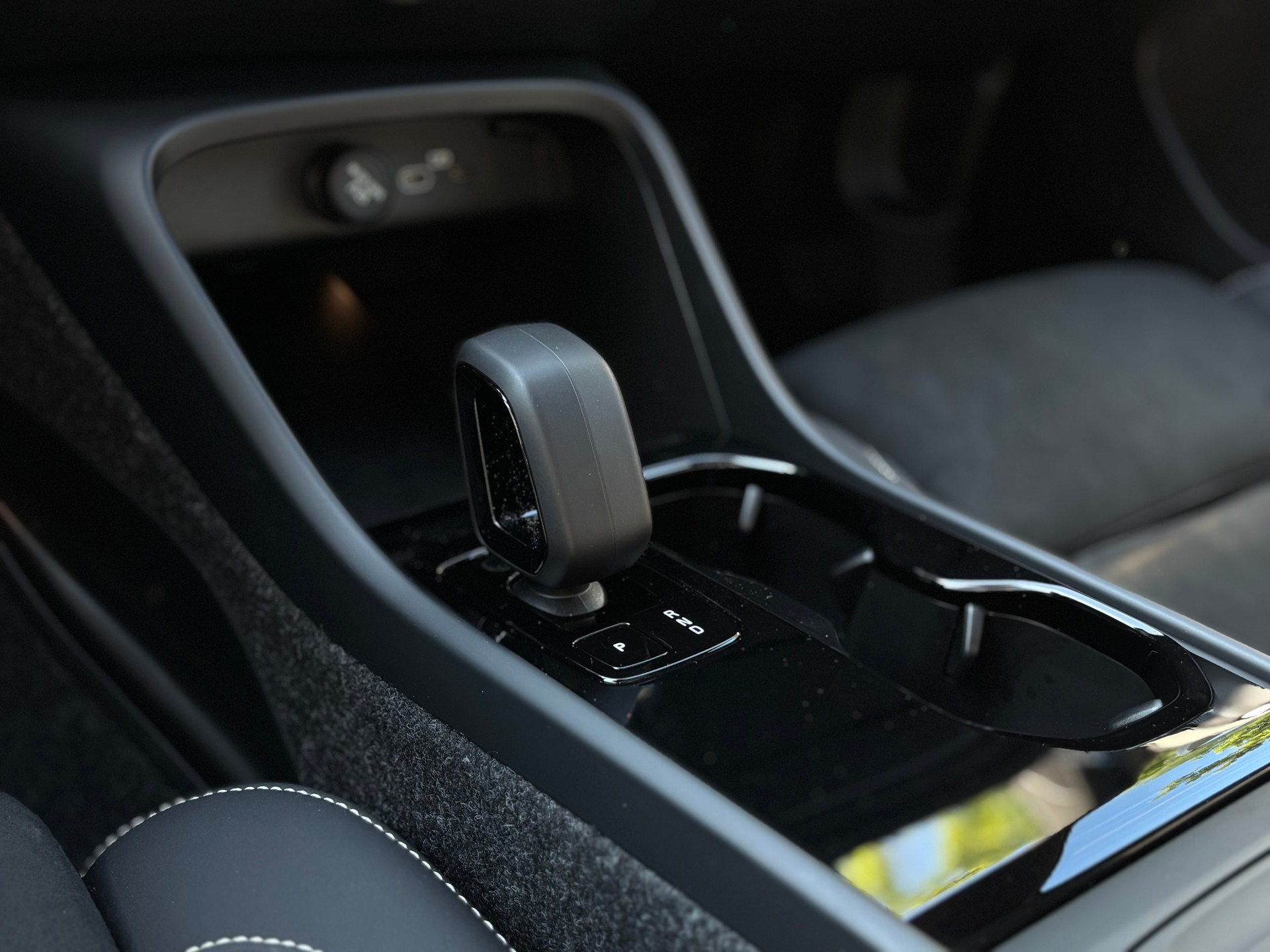 VOLVO EX40 Twin Performance Ultra AWD-image-14