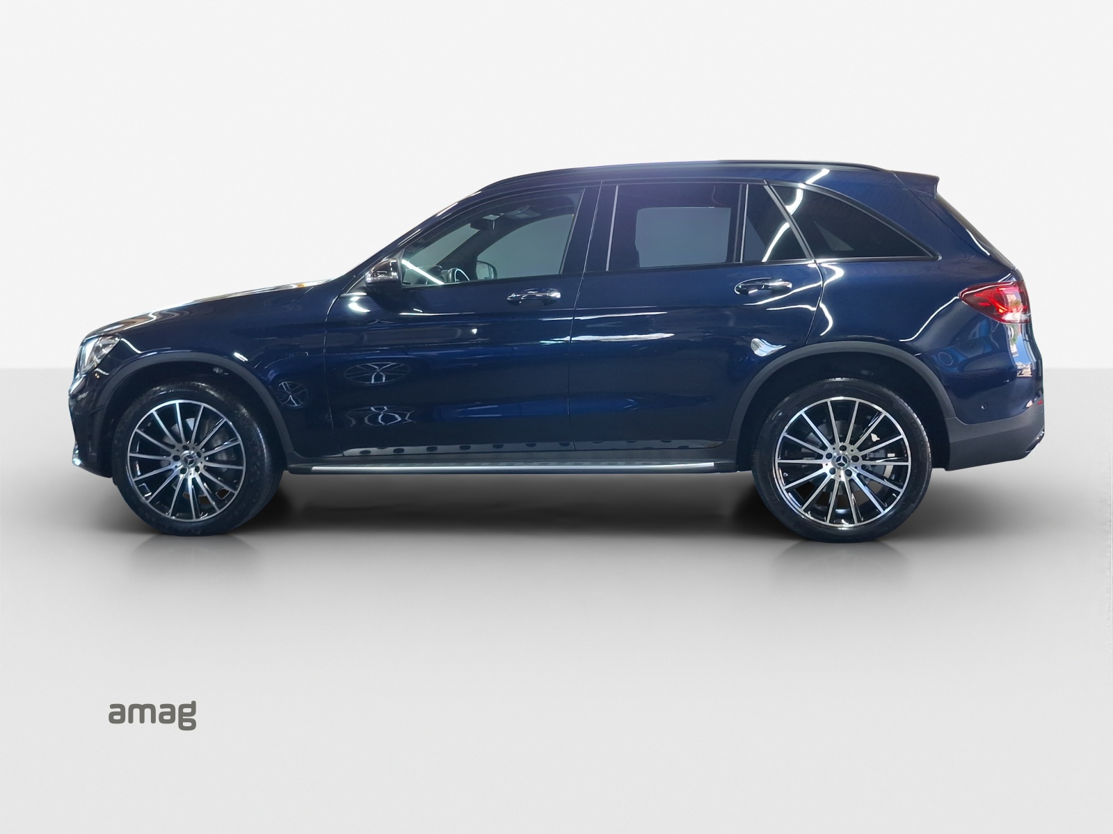 MERCEDES-BENZ GLC 300 e AMG Line 4Matic 9G-Tronic-showroom-element-1