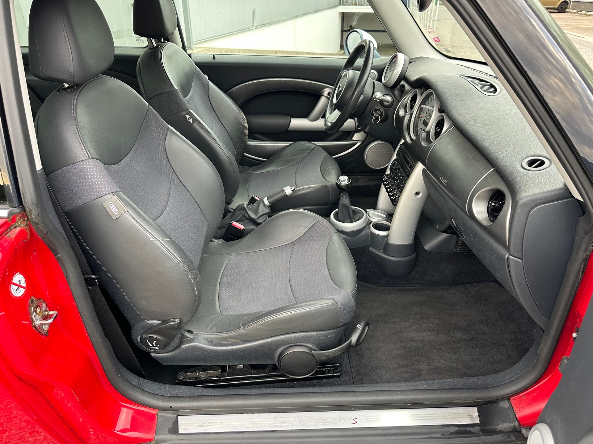 MINI Mini Cooper S-image-12