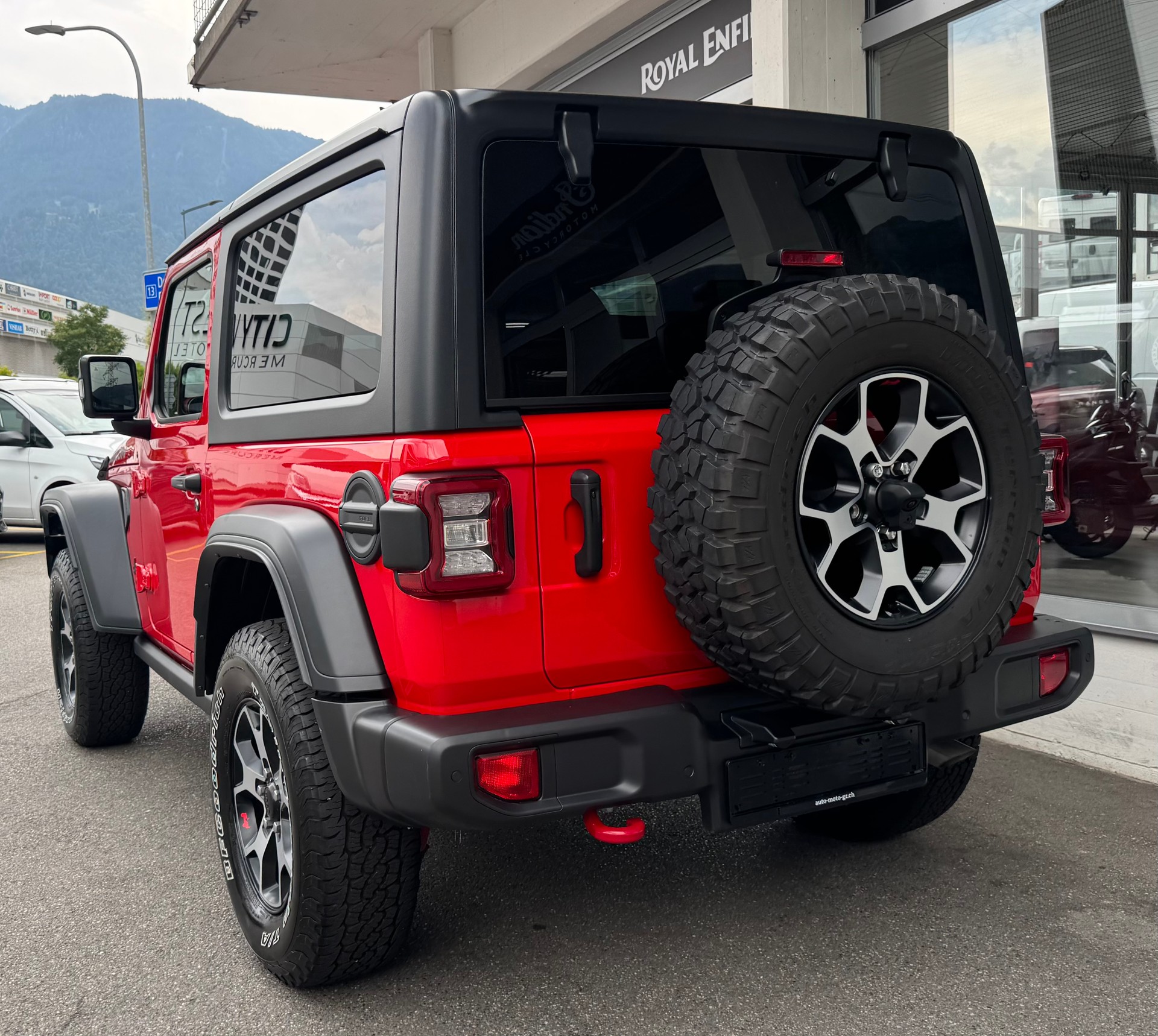JEEP Wrangler 2.0 Rubicon Automatic-showroom-element-3