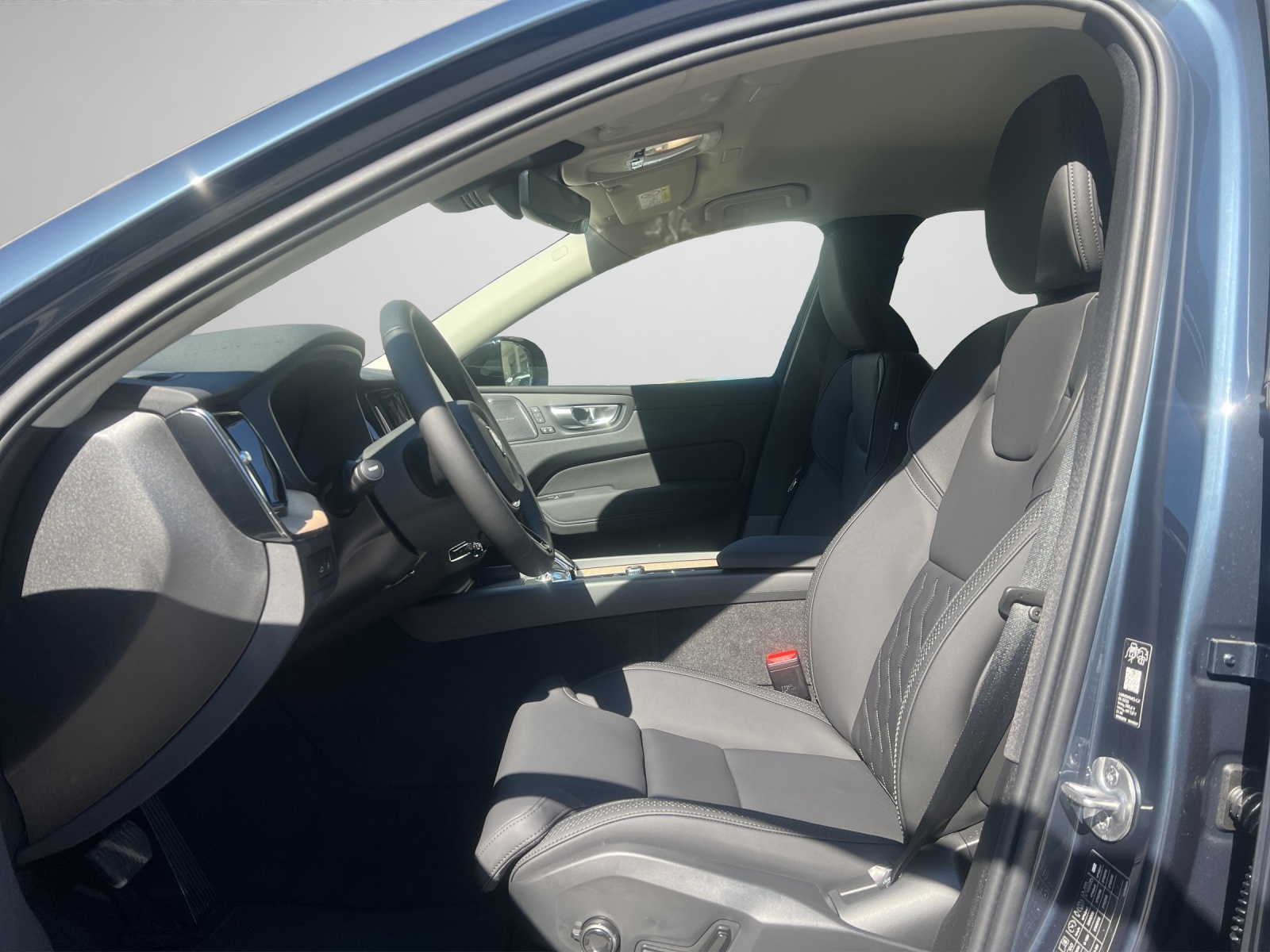 VOLVO XC60 T6 eAWD PluginHybrid Plus Dark Geartronic-image-7