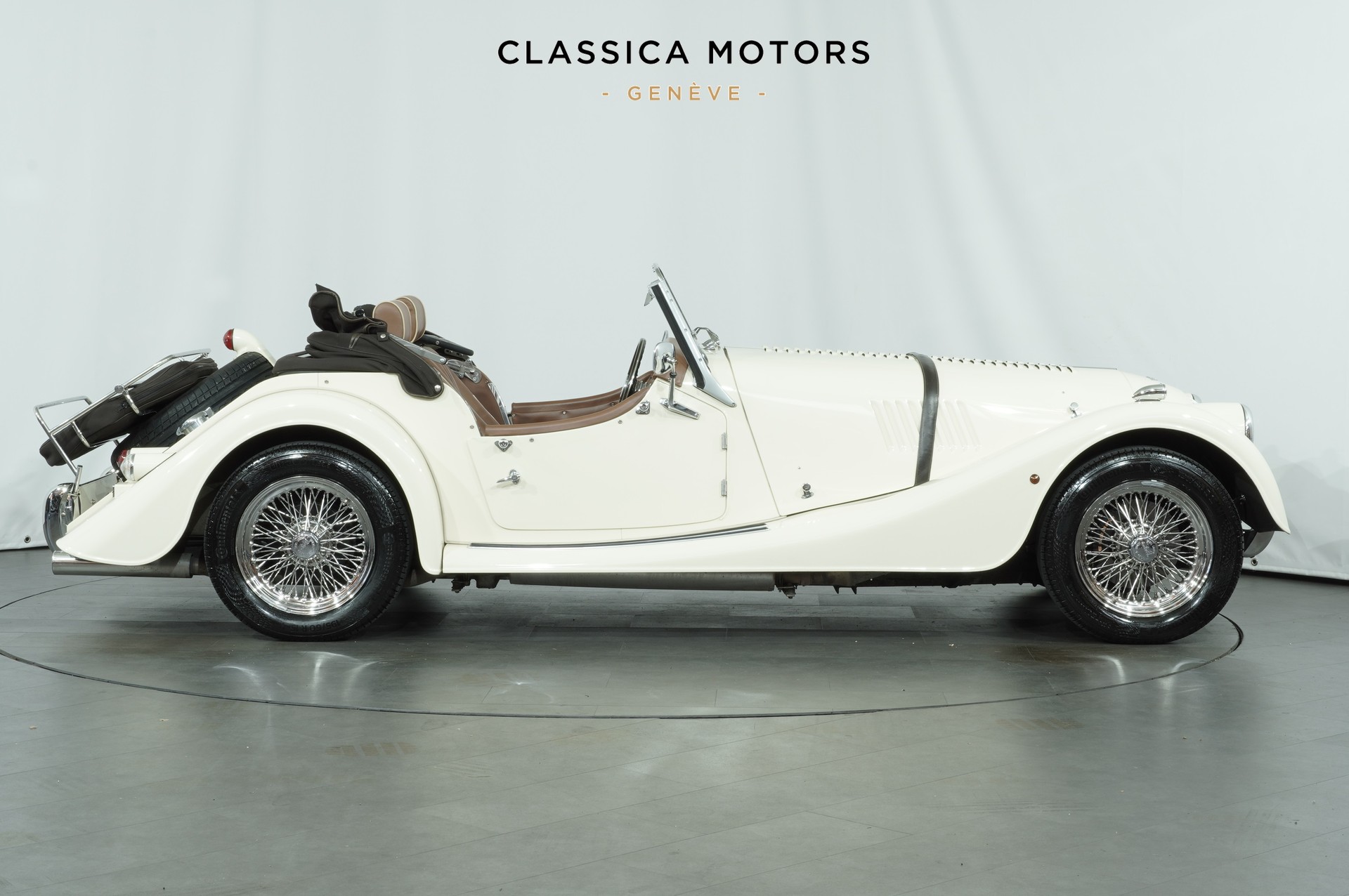 MORGAN Plus 4 2.0 Swiss Pack-showroom-element-2