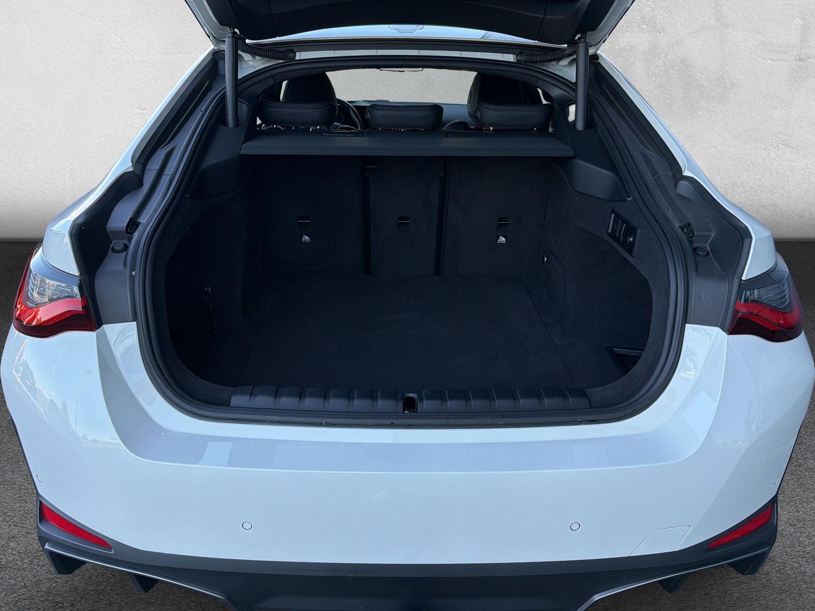 BMW i4 eDrive35 (CH) AHK ** Action de Leasing à 0.9% **-image-11