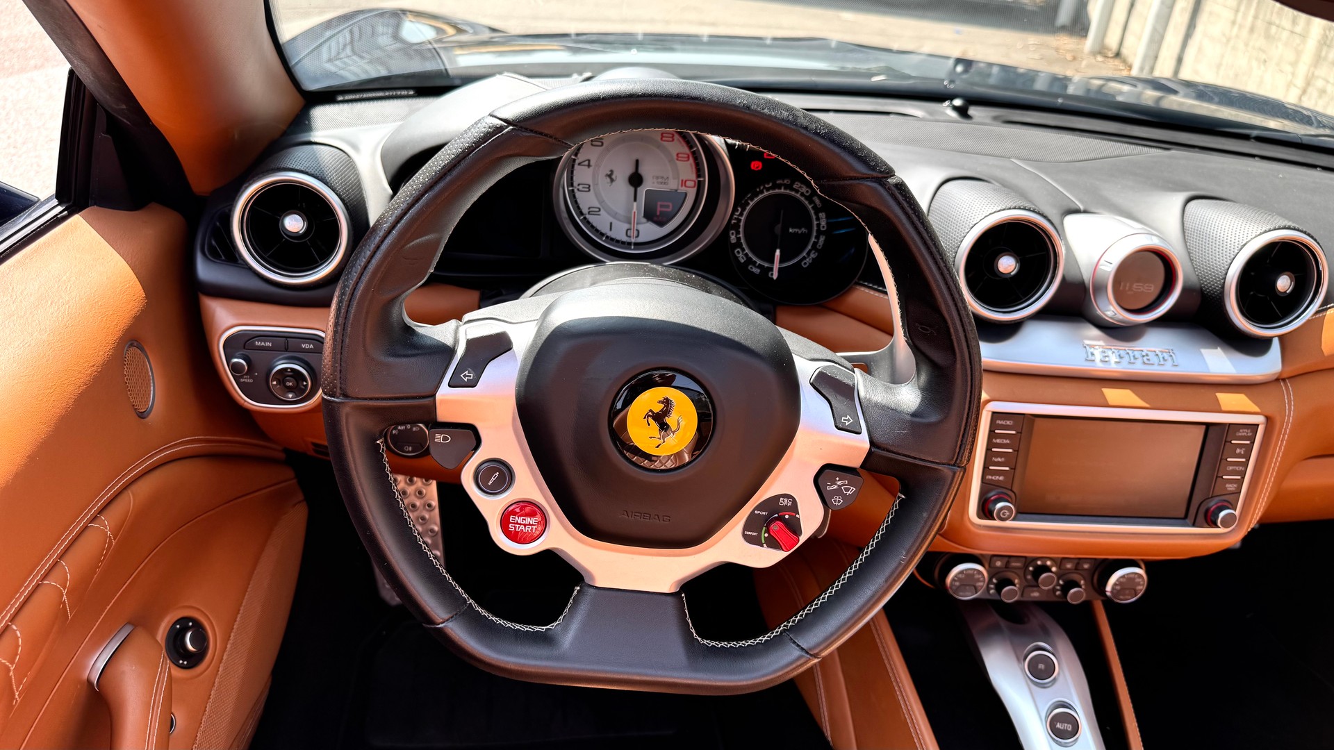 FERRARI California 3.9 V8 T-image-9