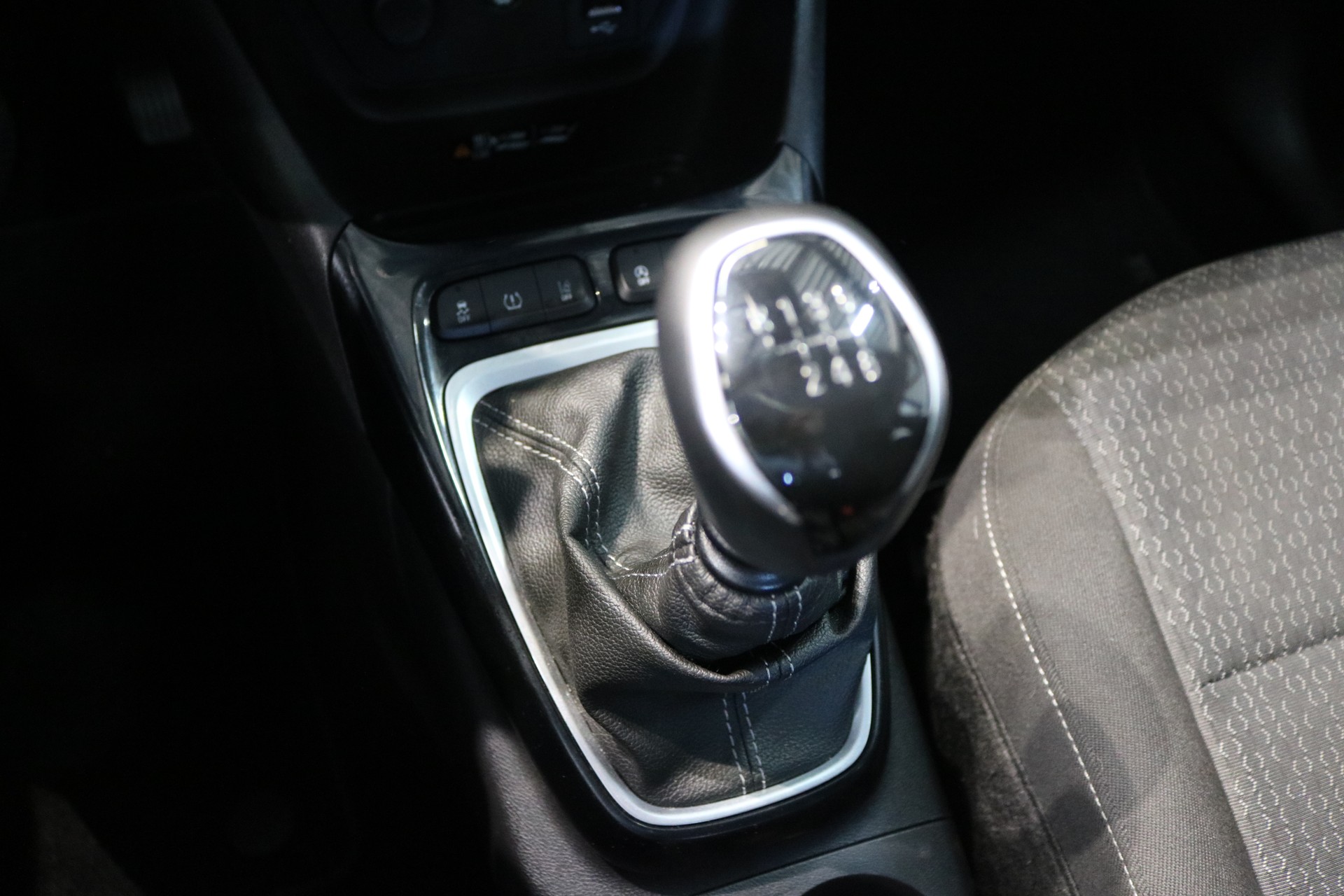 OPEL Crossland X 1.2i 120 Years Edition-image-43