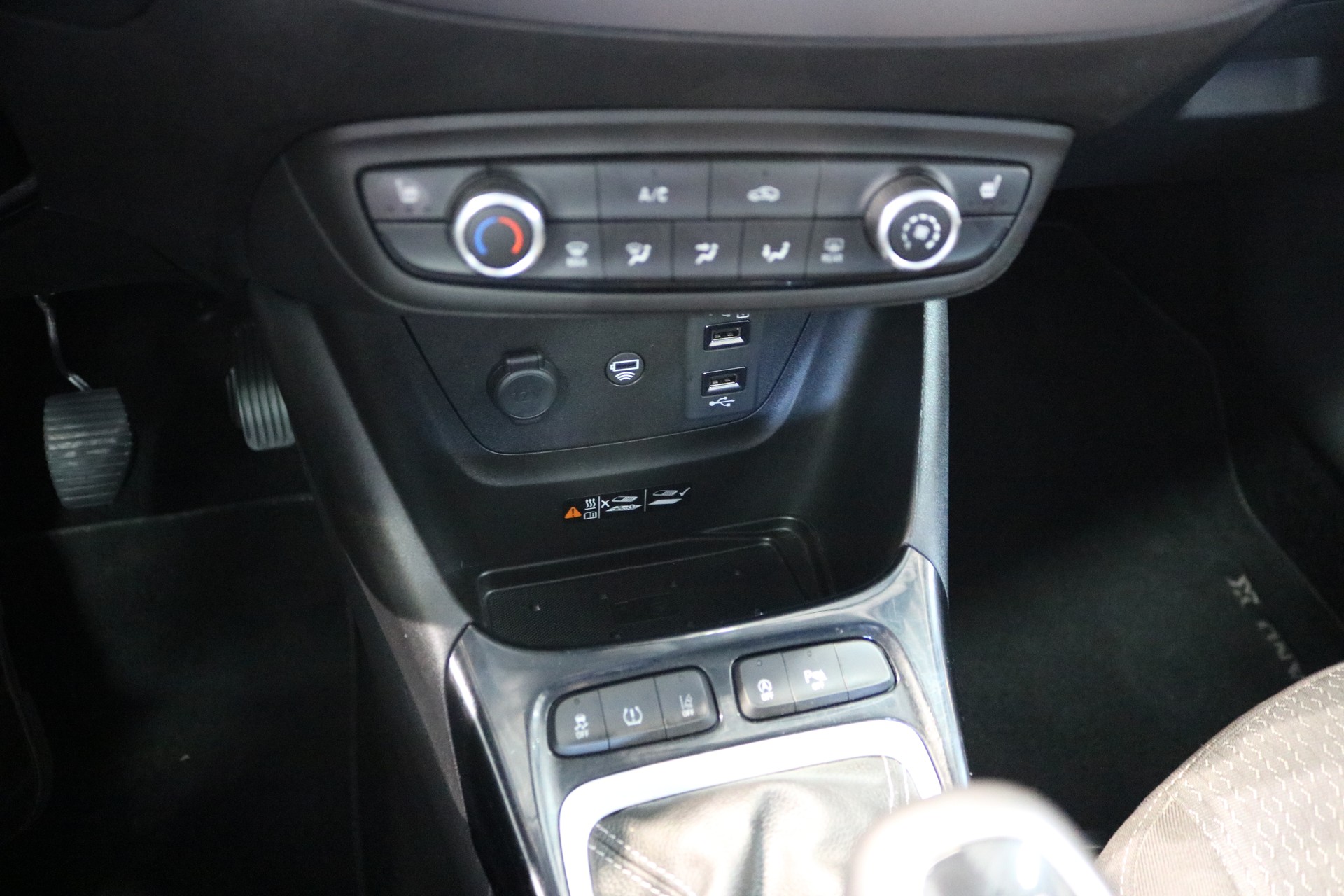 OPEL Crossland X 1.2i 120 Years Edition-image-44