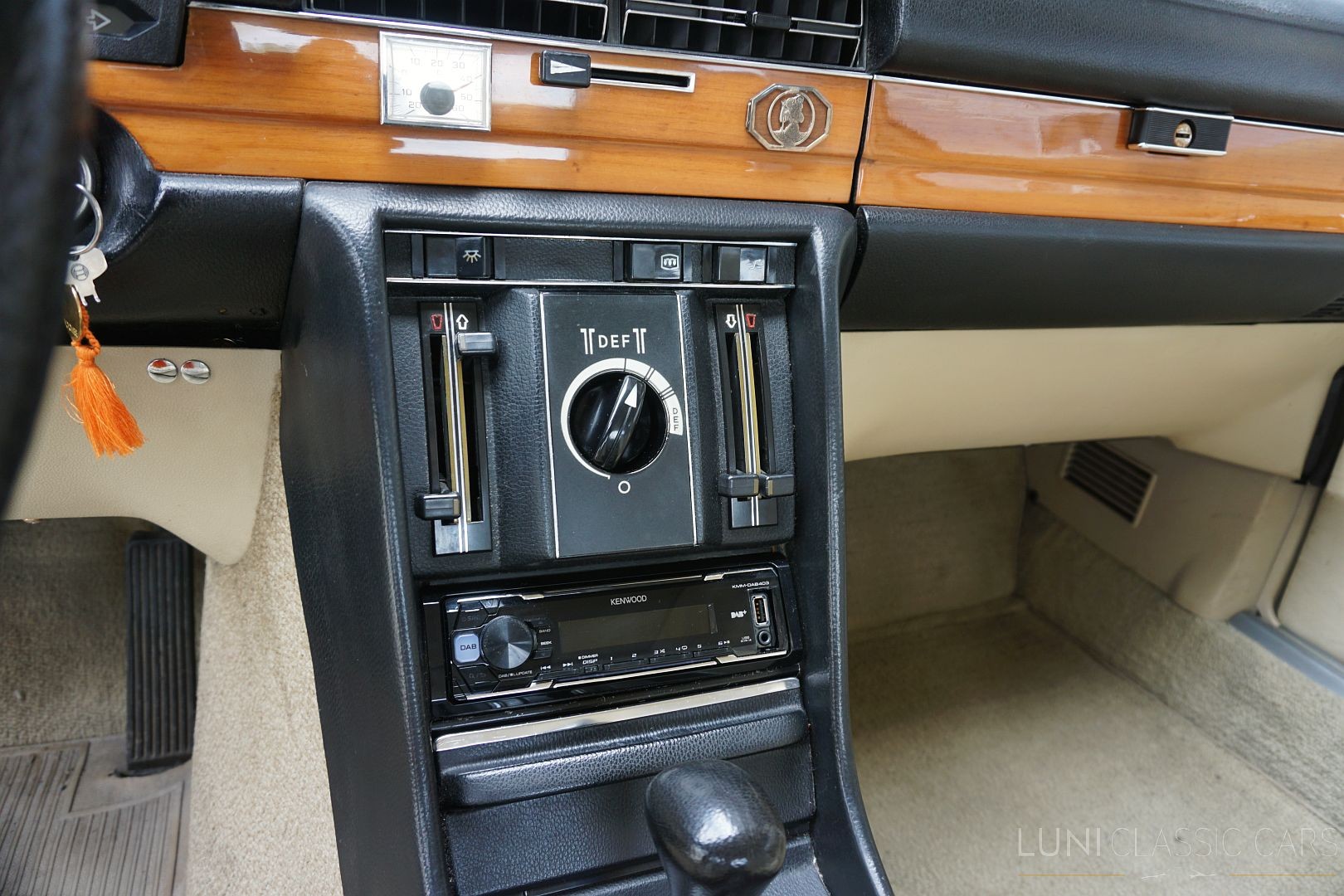 MERCEDES-BENZ 280 S W116-image-16