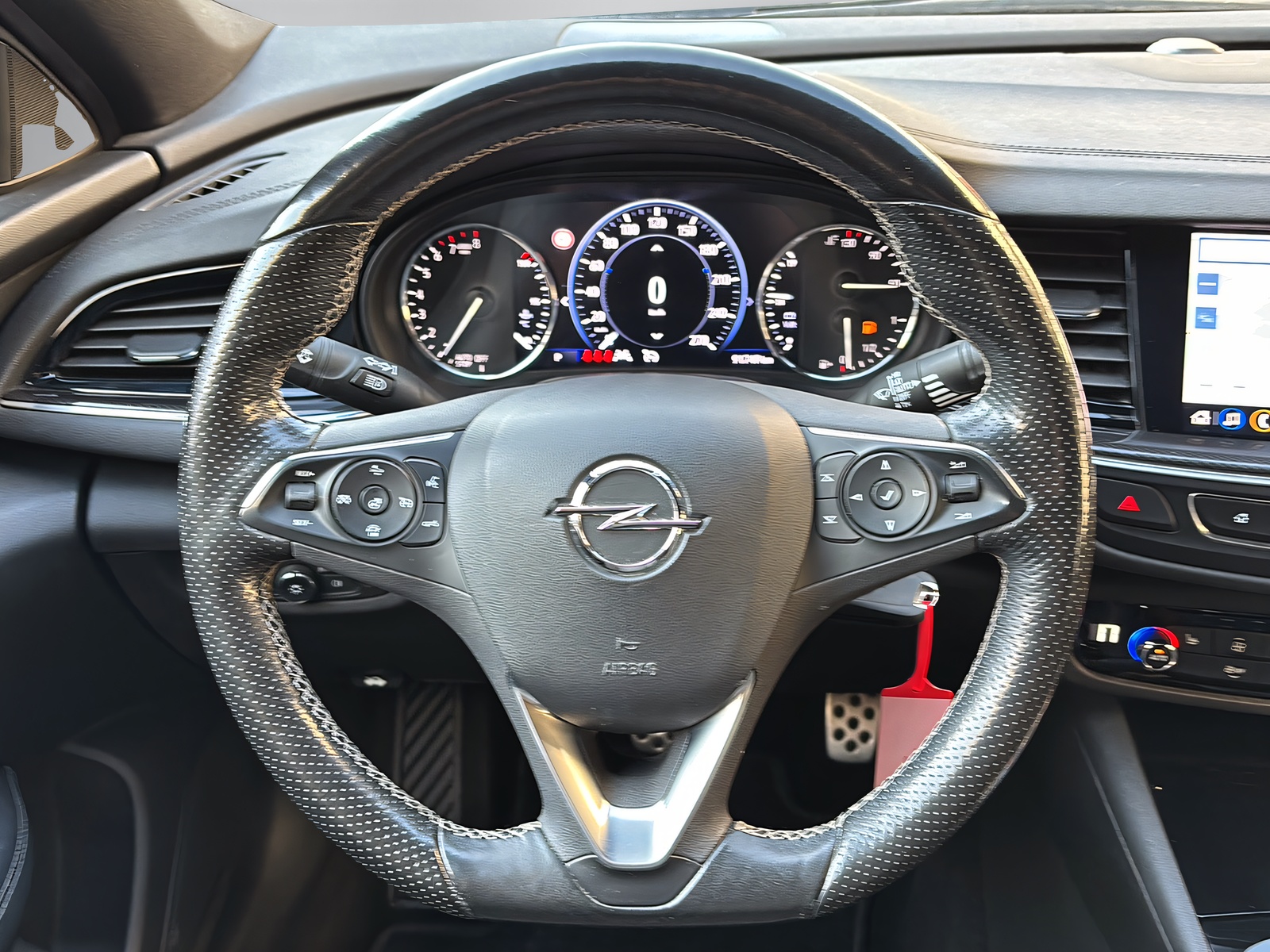 OPEL Insignia Grand Sport 2.0 T Business-showroom-element-3