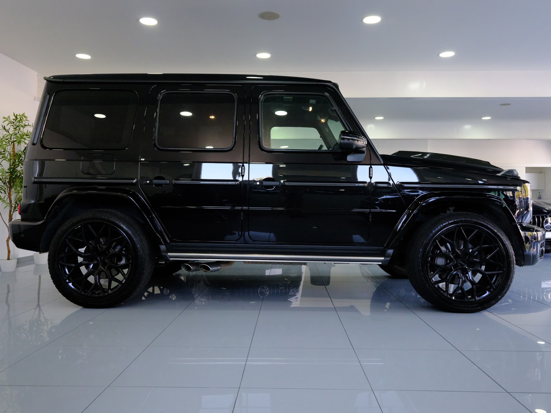 MERCEDES-BENZ G 500 AMG Line 9G-Tronic-image-6